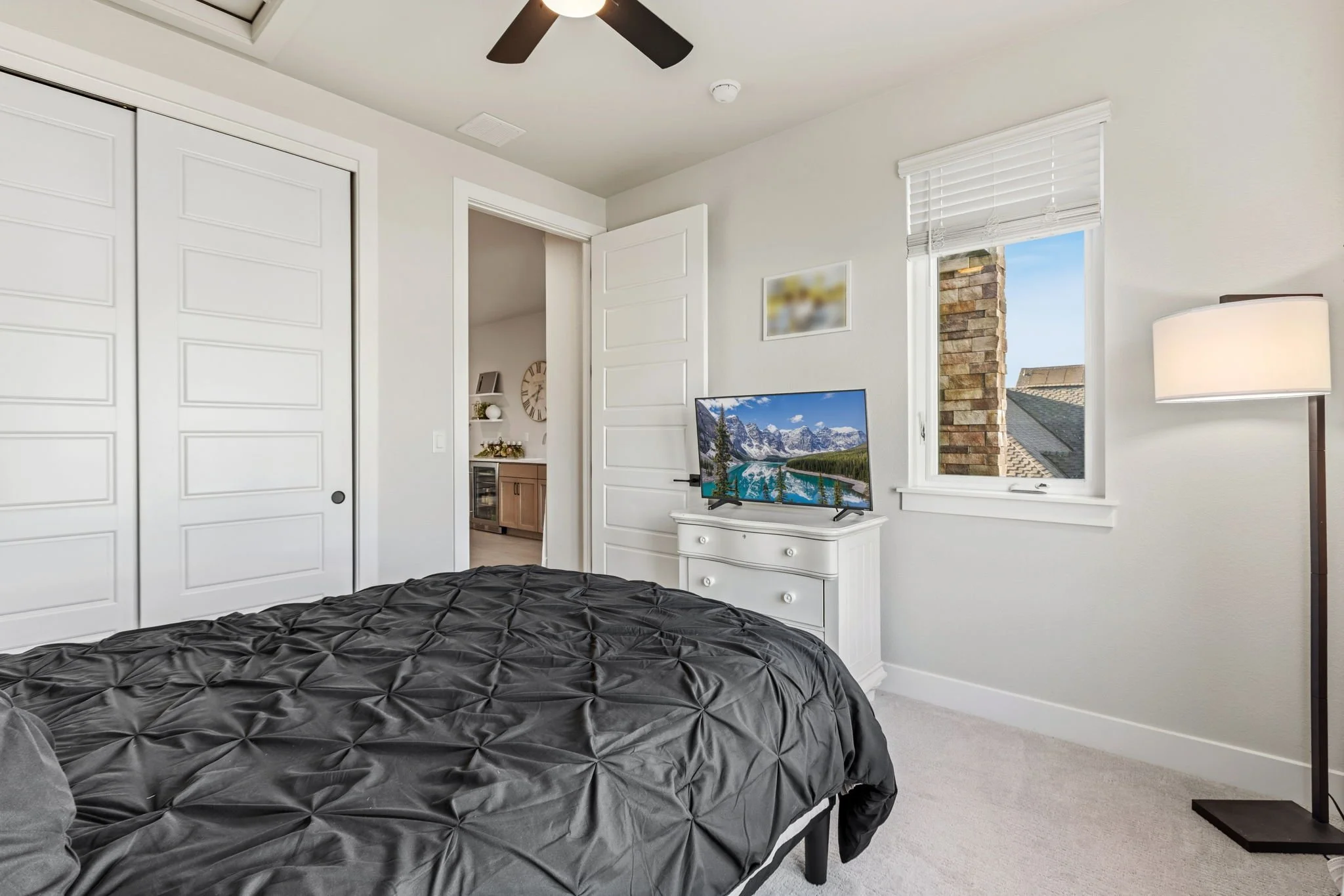 24-web-or-mls-1724 Barefoot Dr 24.jpg