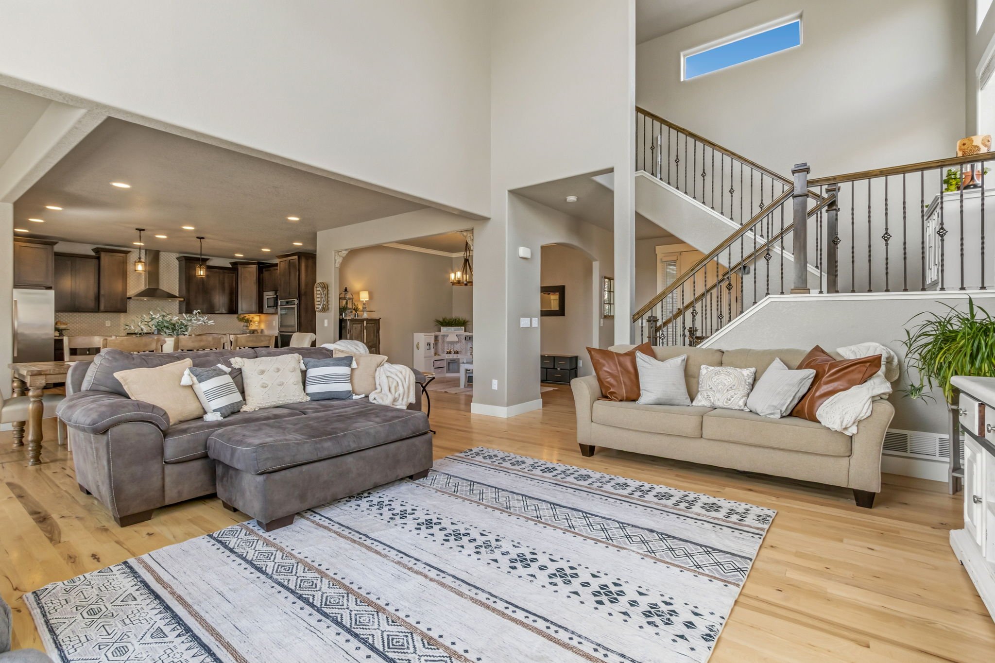 12-web-or-mls-608 Vermilion Peak Dr 12.jpg