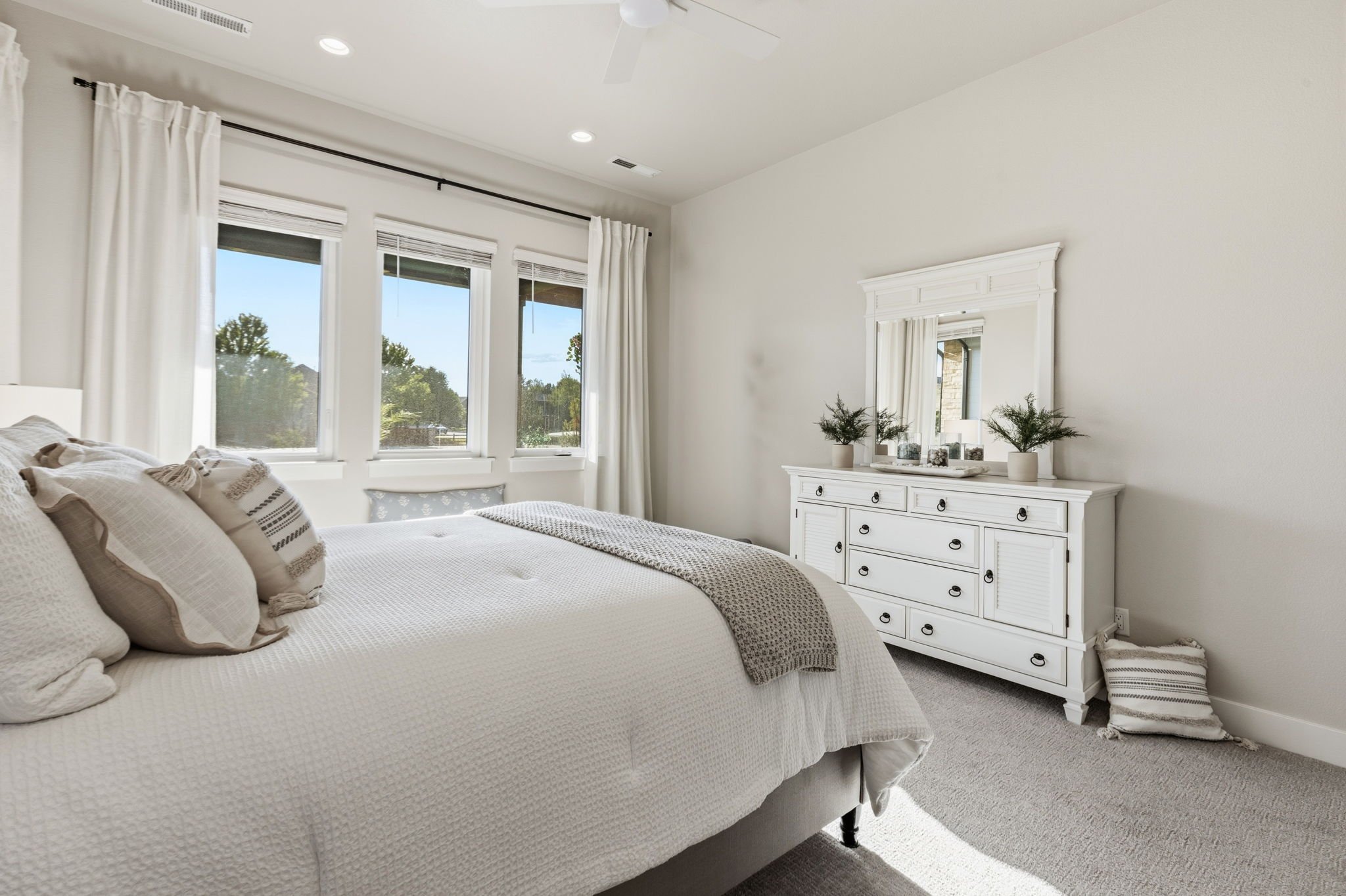 15-web-or-mls-1724 Barefoot Dr 15.jpg