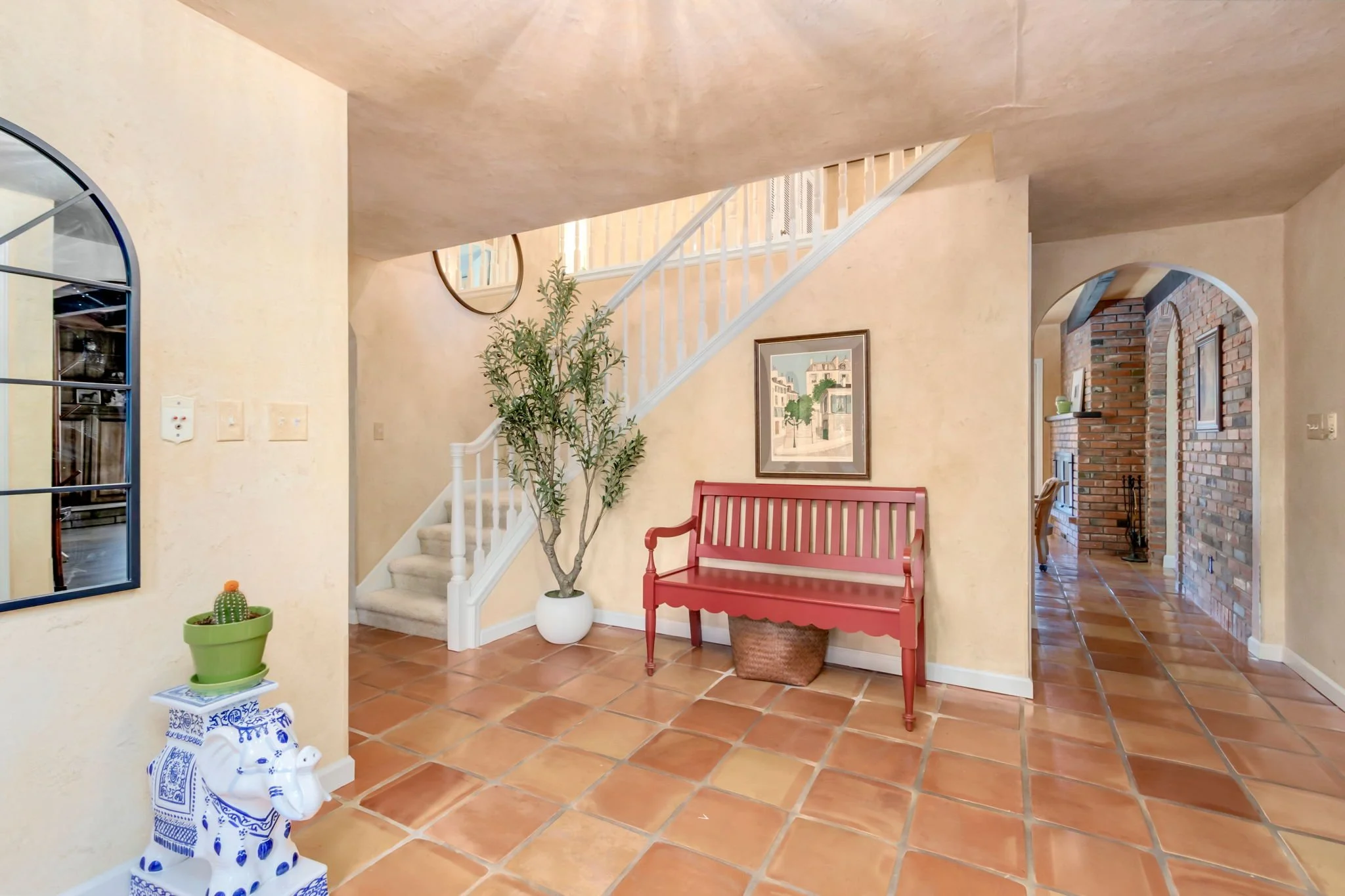 5-web-or-mls-3737 W 20th St 05.jpg