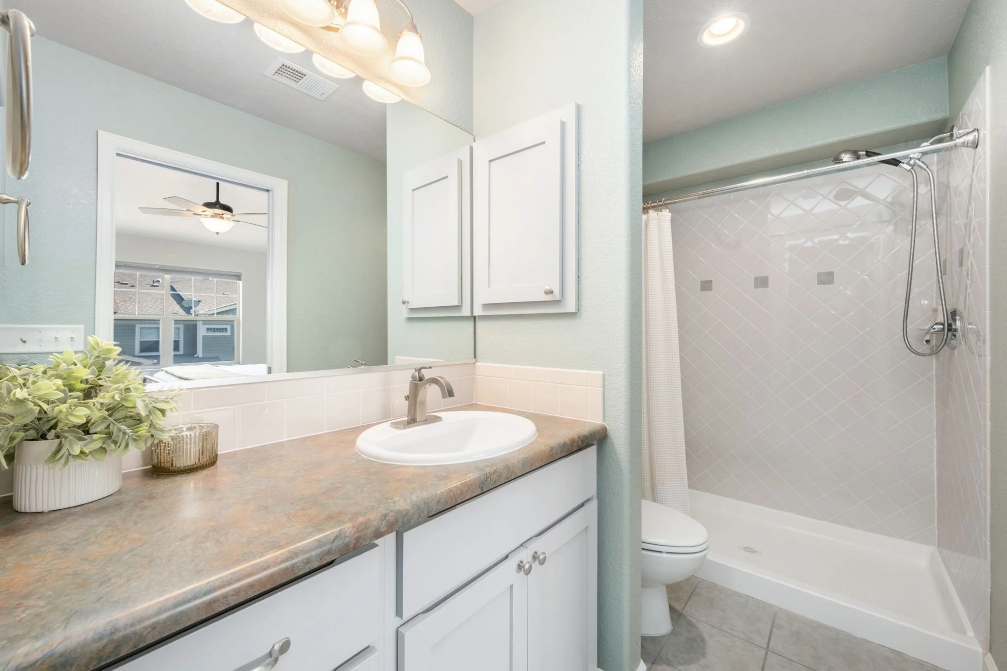 15-web-or-mls-5775 W 29th St 1307 15.jpg