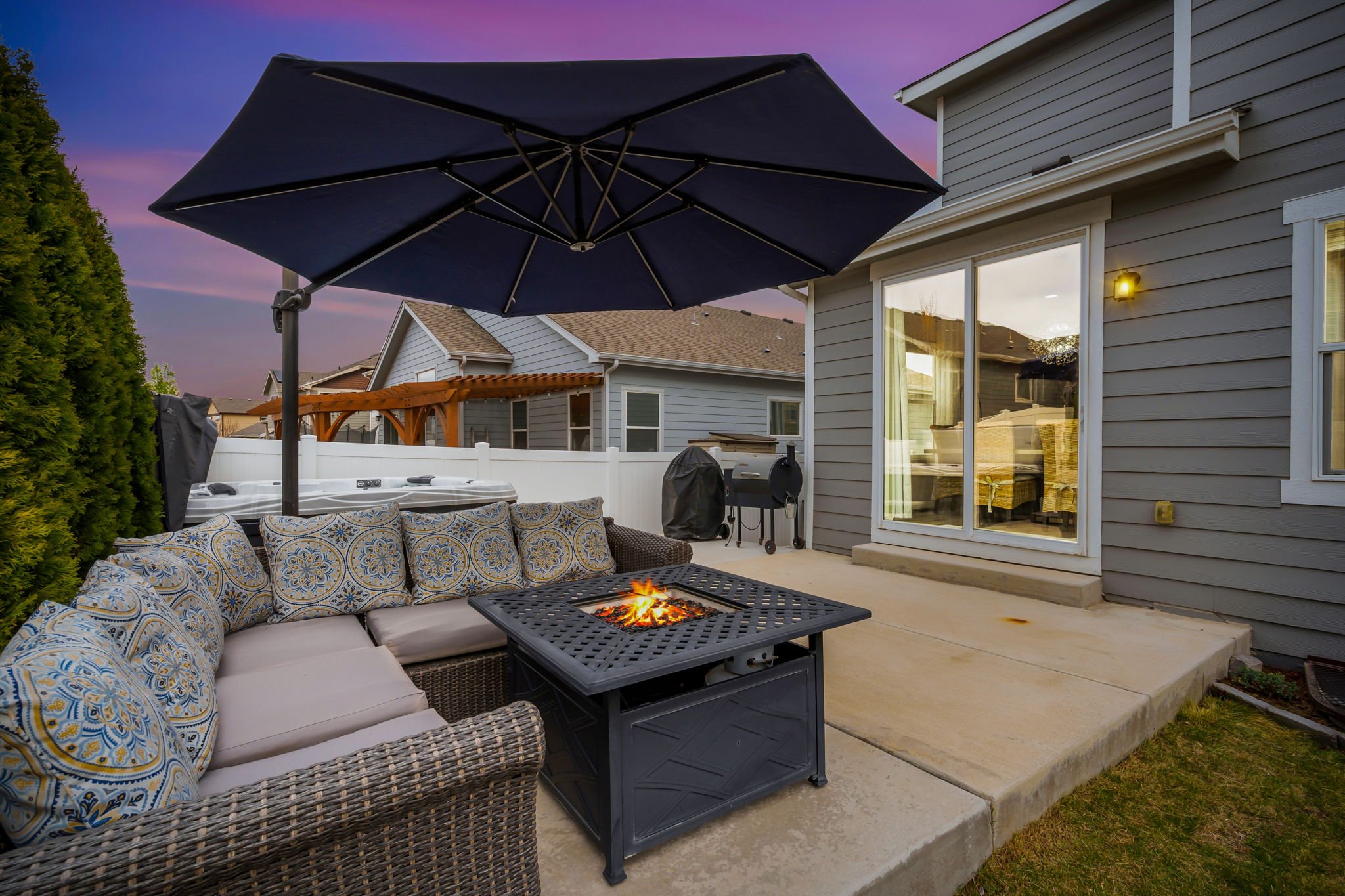 42-web-or-mls-2037 River W Dr 42.jpg