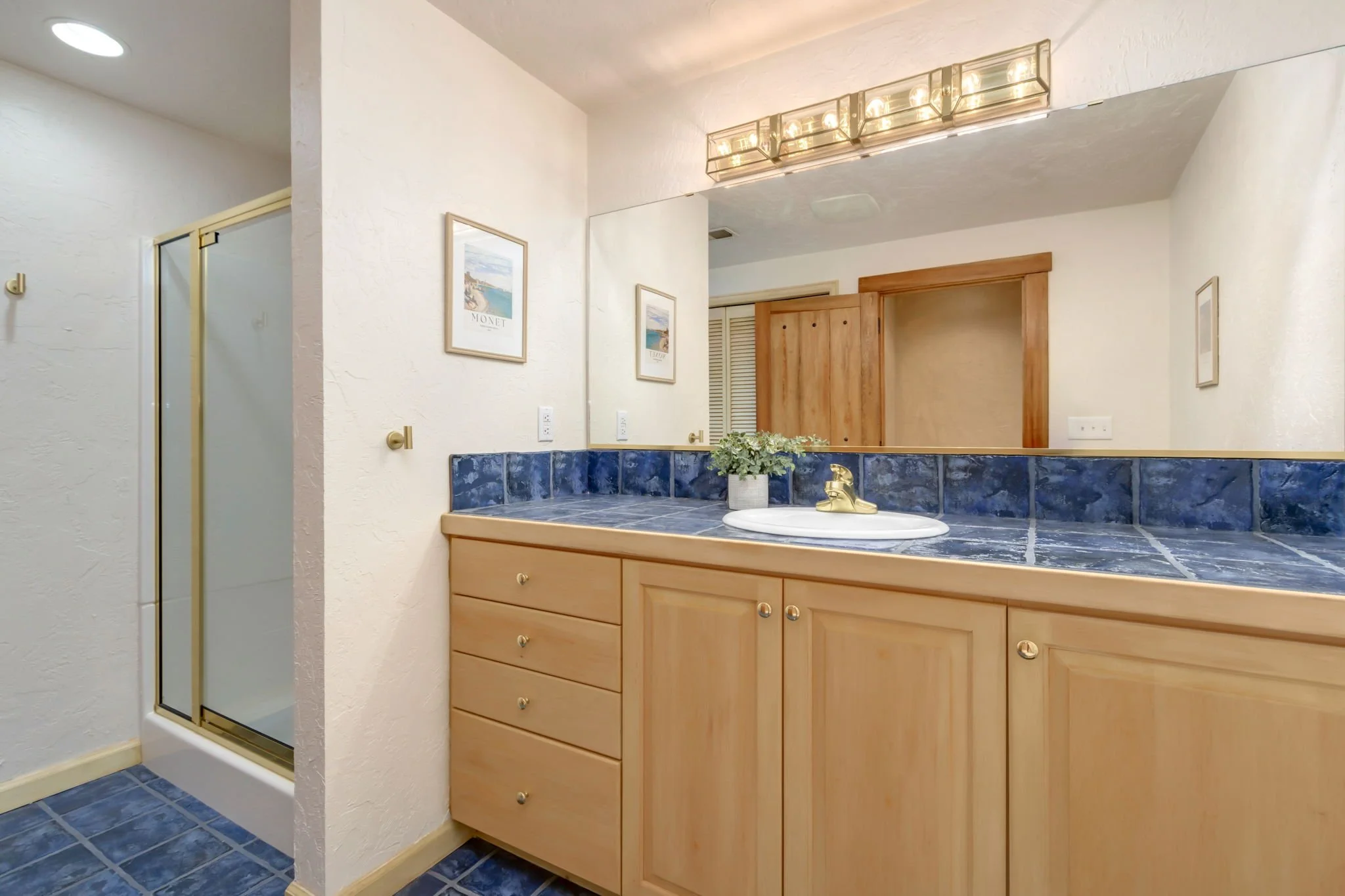 41-web-or-mls-3737 W 20th St 41.jpg