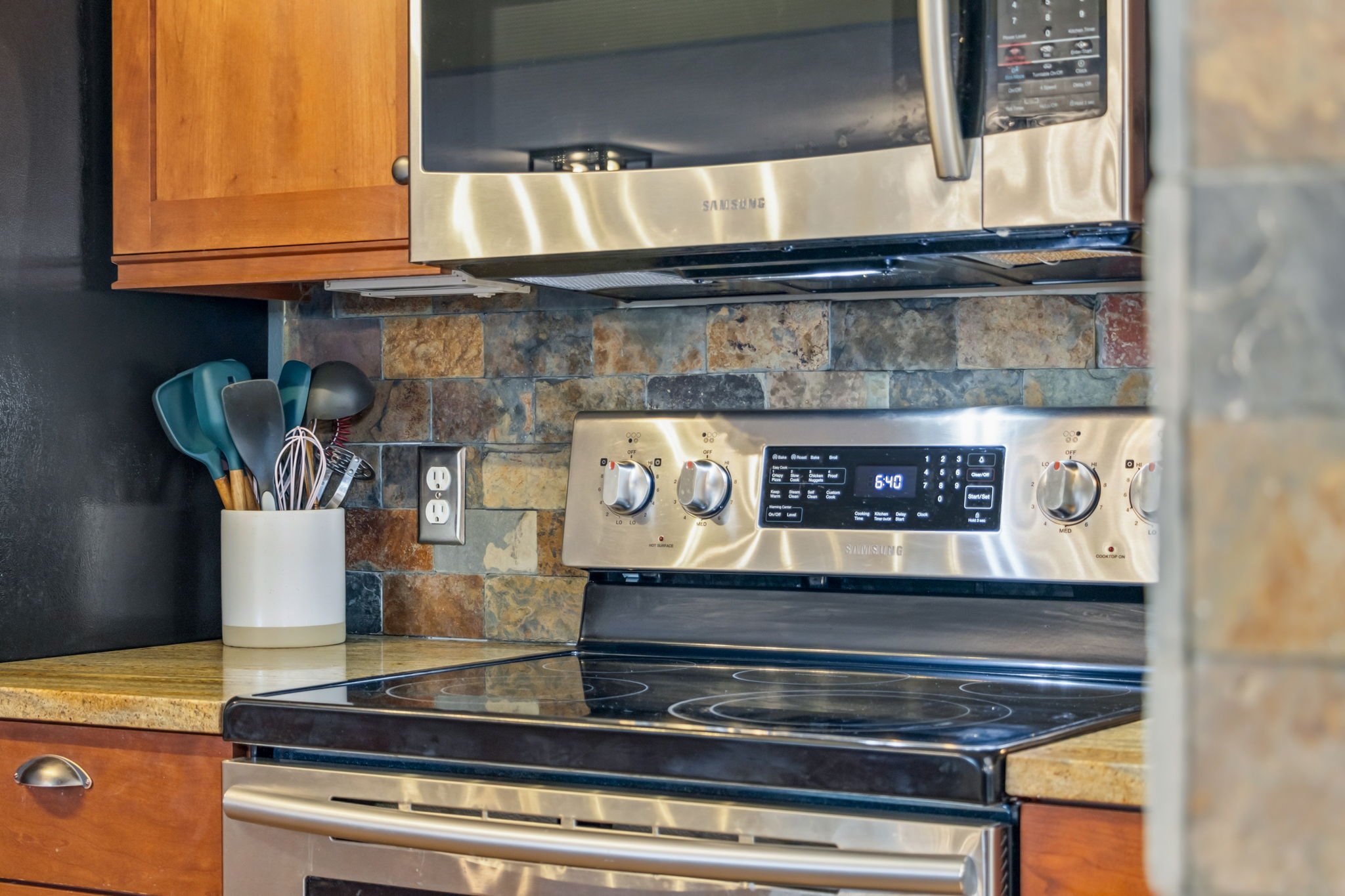 17-web-or-mls-4212 Redbird Pl 17.jpg