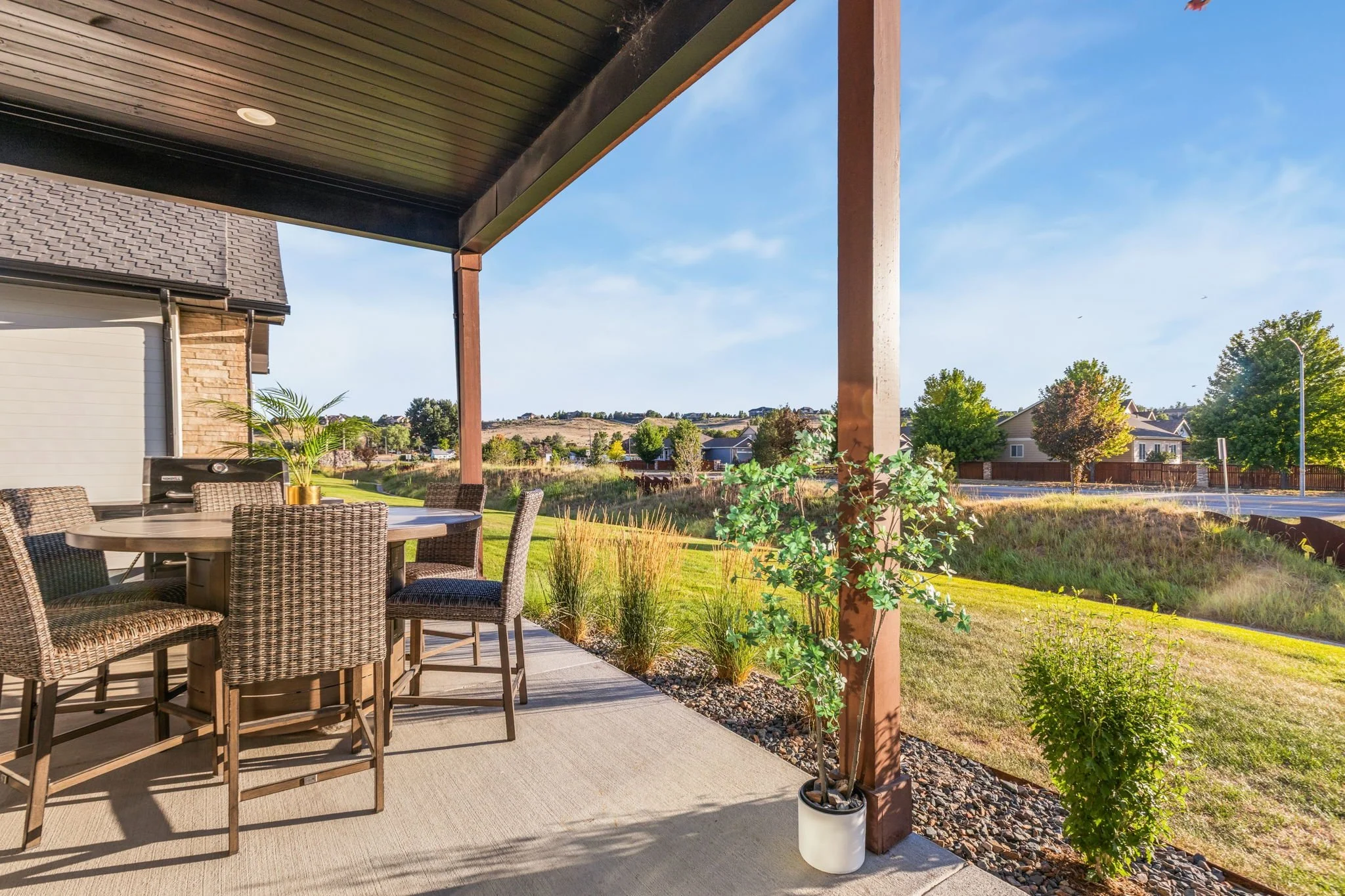 35-web-or-mls-1724 Barefoot Dr 35.jpg