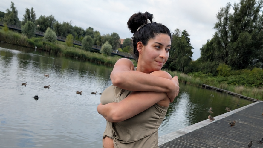 Vanessa Williams demonstrates Fascial Maneuvers.