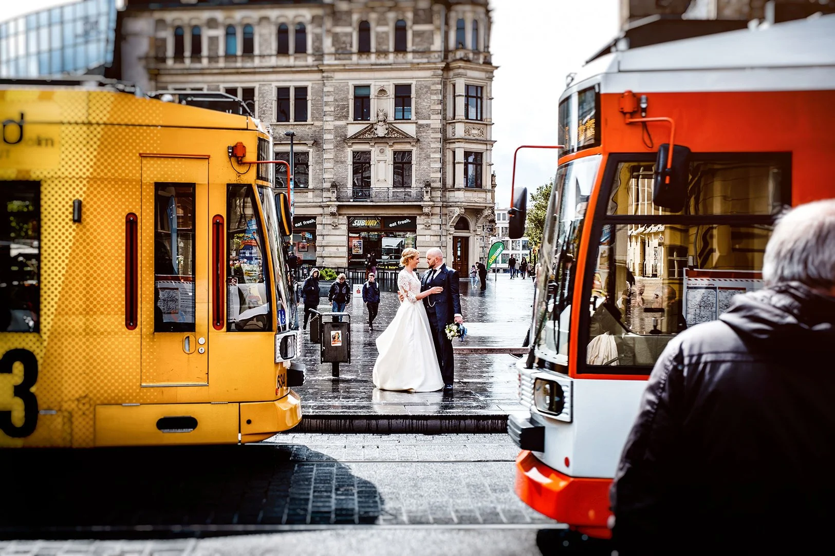 Hochzeitspaar - Markt Halle Saale.jpeg