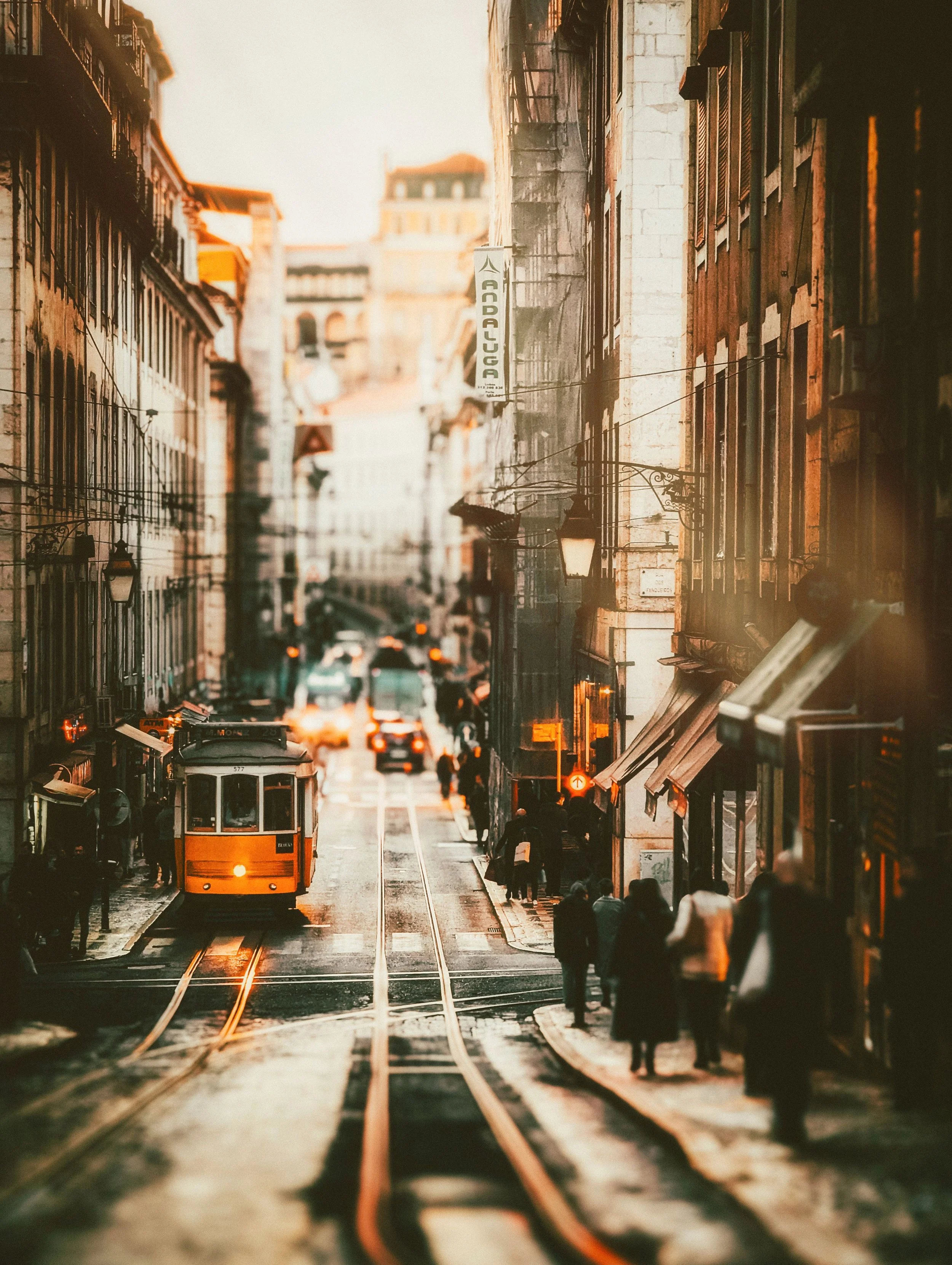 lissabon-street.jpg