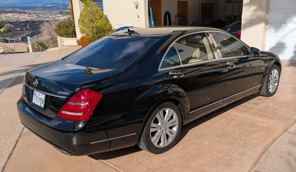 Back view of Mercedes S400 Hybrid