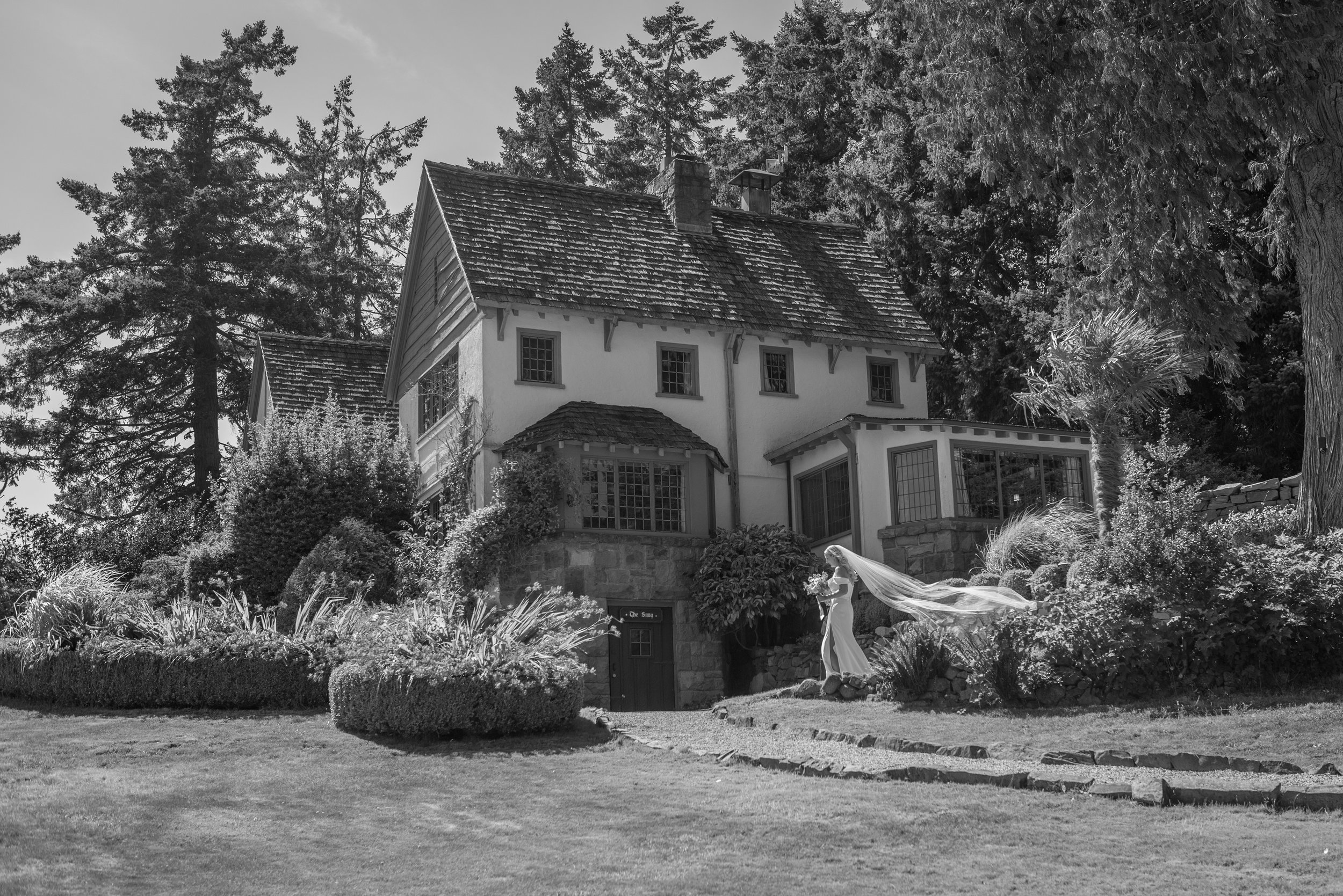 Hastings House Walking Down Aisle