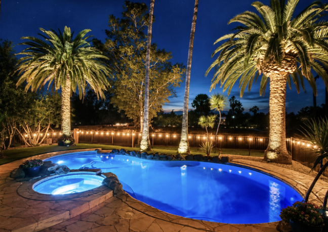 Home With a Pool on The Golf Course