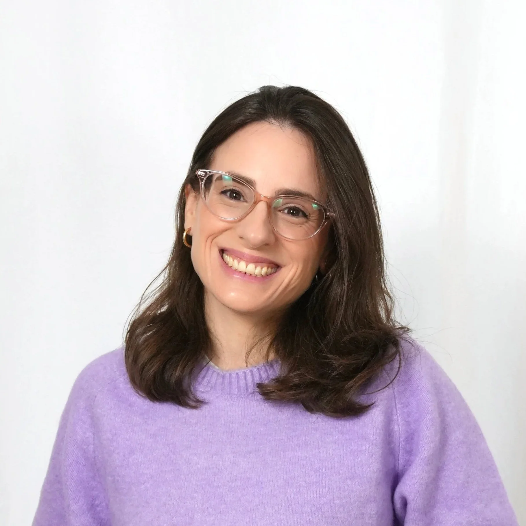 Jandi, guía Montessori y especialista en lectoescritura temprana, fundadora de pequelee