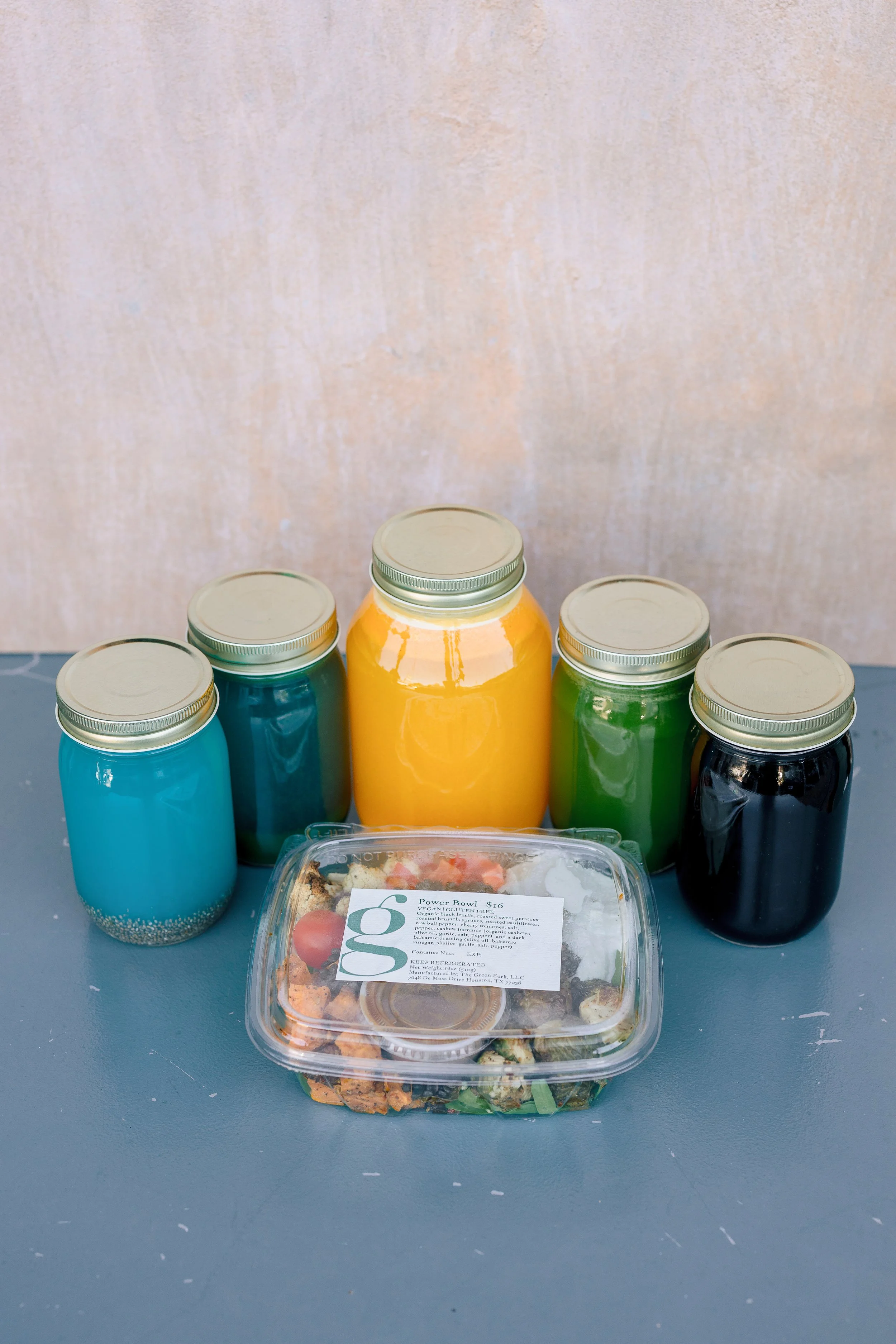 Green Fork & Straw Nourish cleanse - cold-pressed juices and fresh organic salad