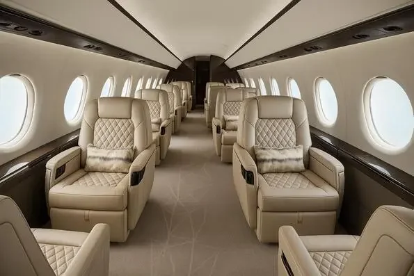 clean_private_jet_service_card_desktop.webp