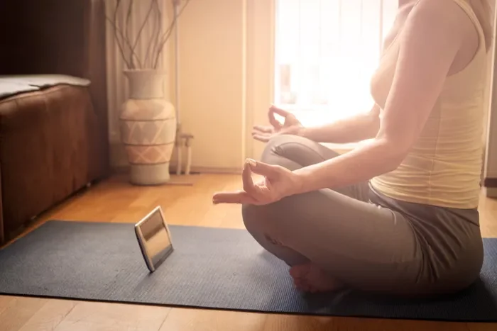 Can teaching mindfulness through smartphones cure America's loneliness problem?