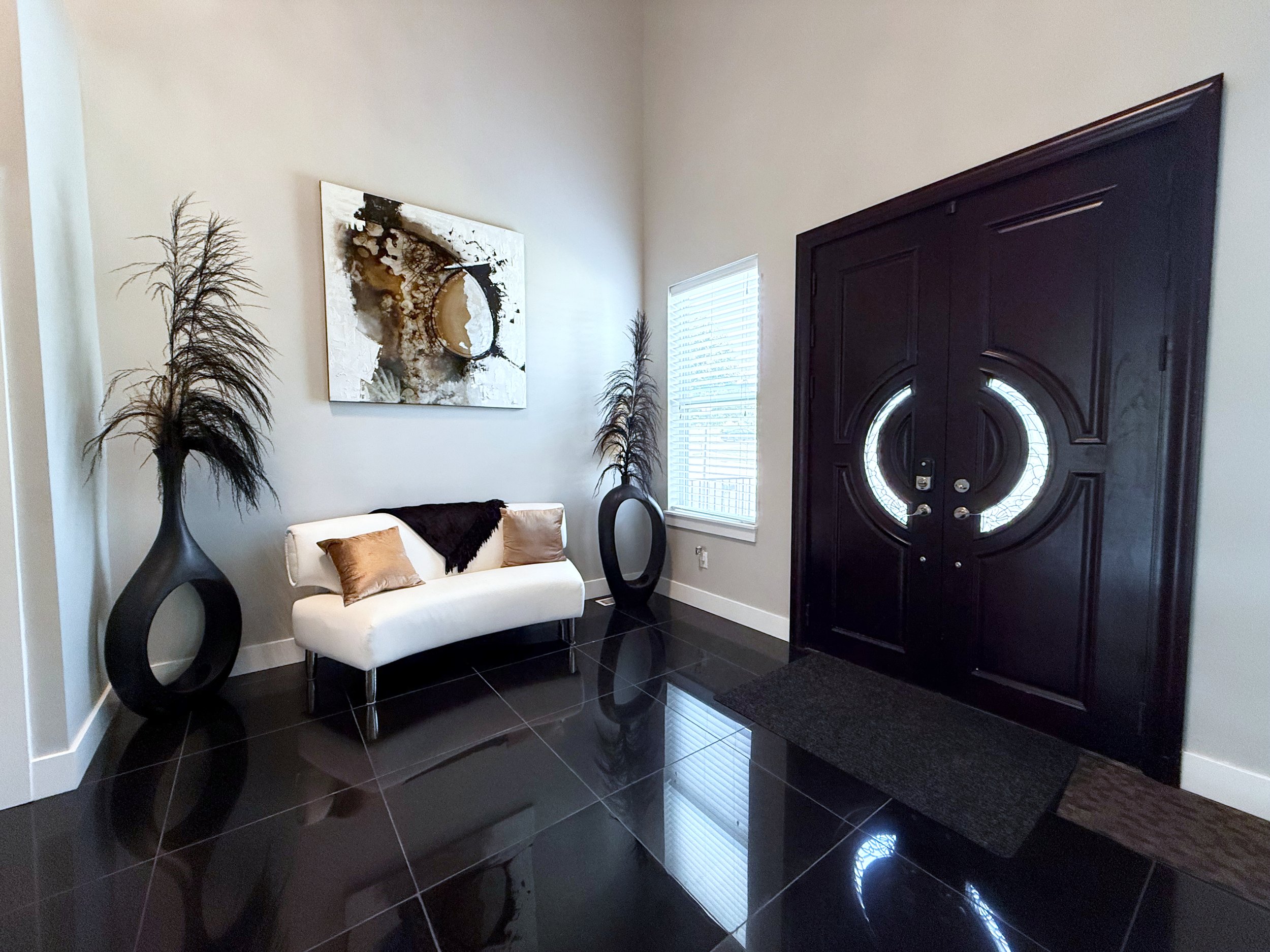 Interior-SmithHousehold12.jpg