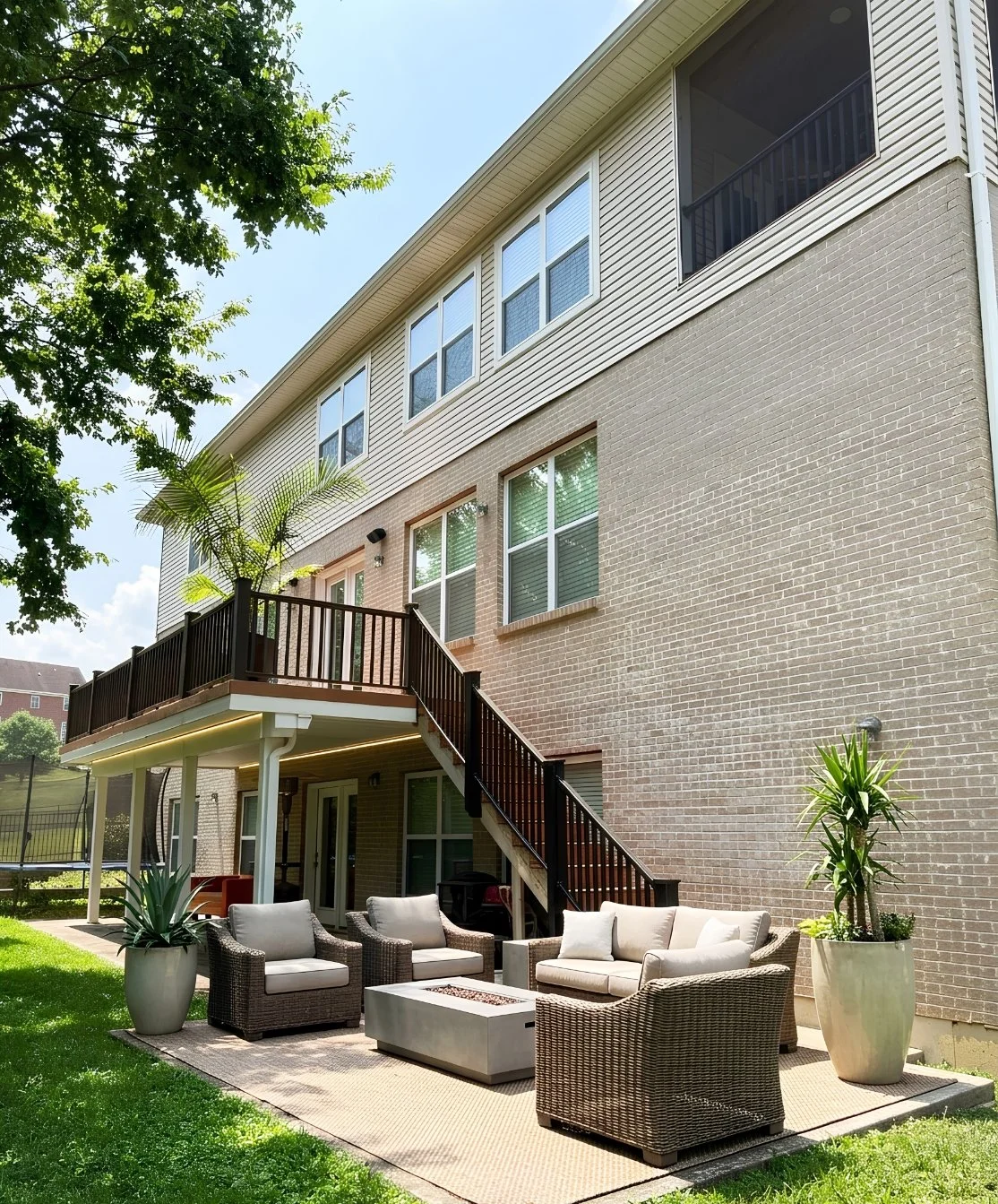 Exterior-3450 Golfview-3.jpg