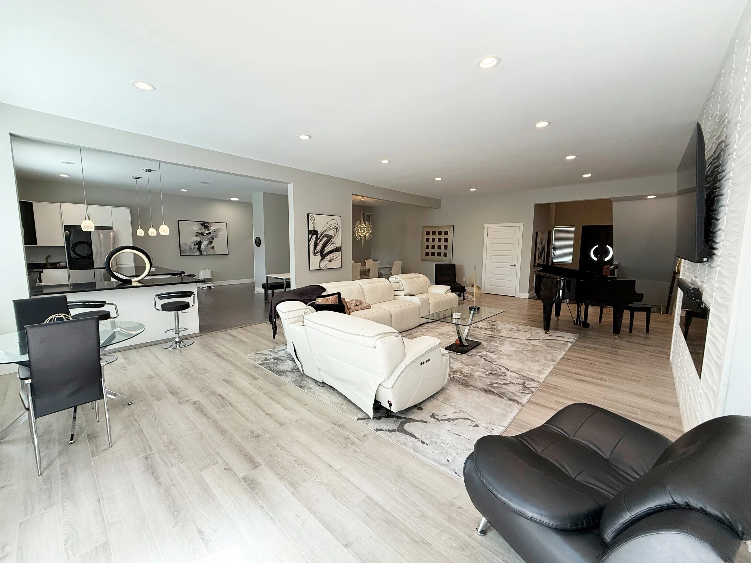 Interior-SmithHousehold7.jpg