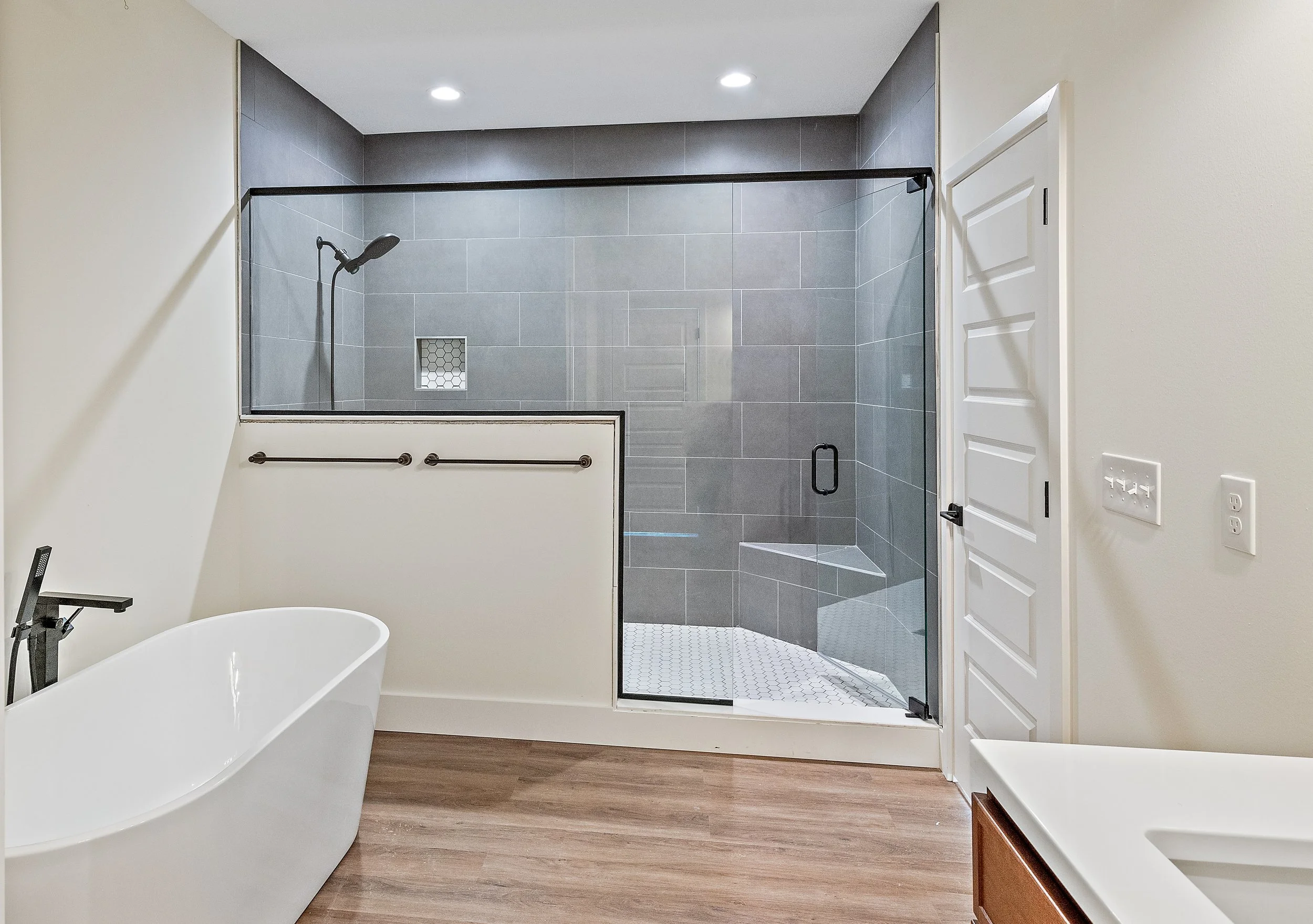 24-PrimaryBathroom-2.jpg