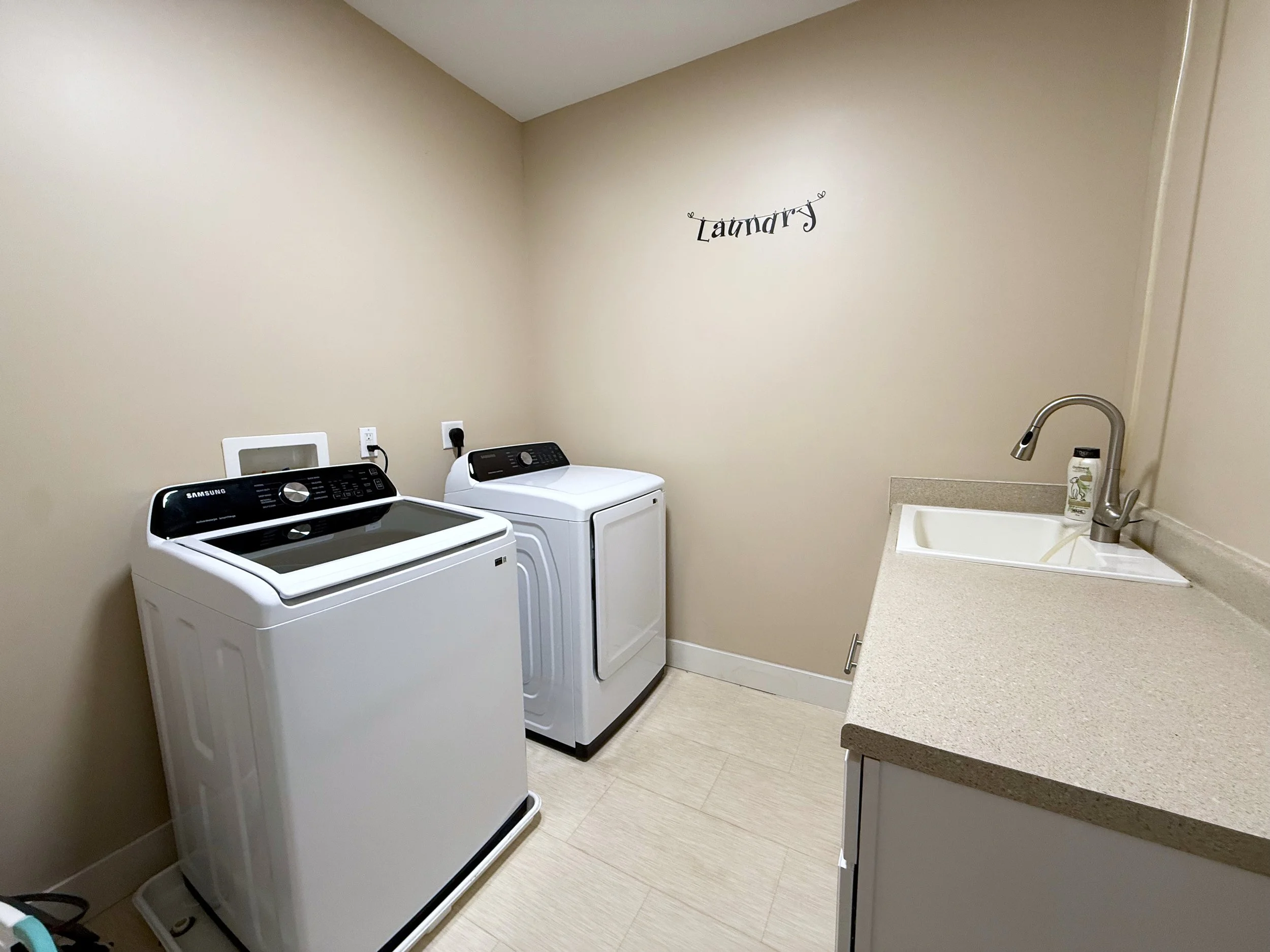 Interior-SmithHousehold29.jpg