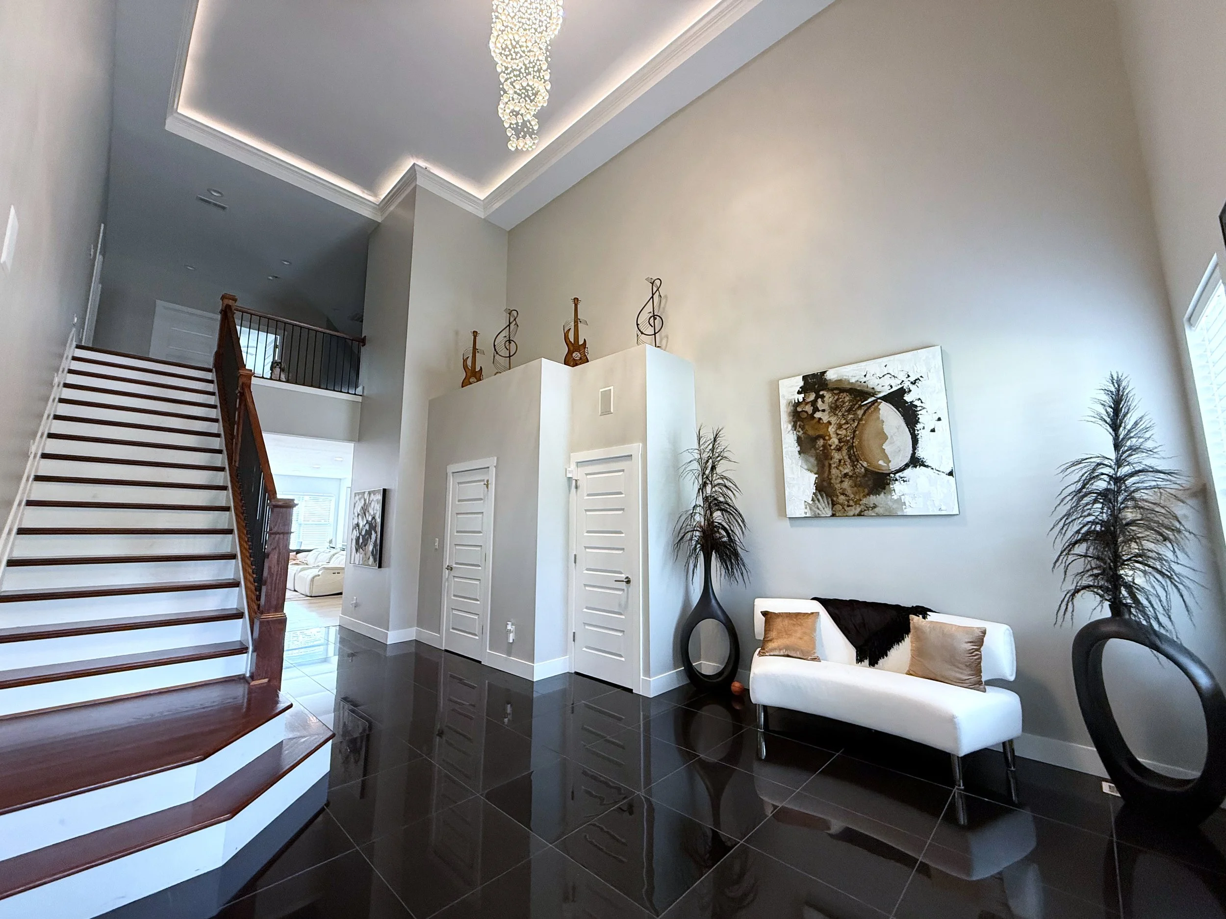 Interior-SmithHousehold11.jpg