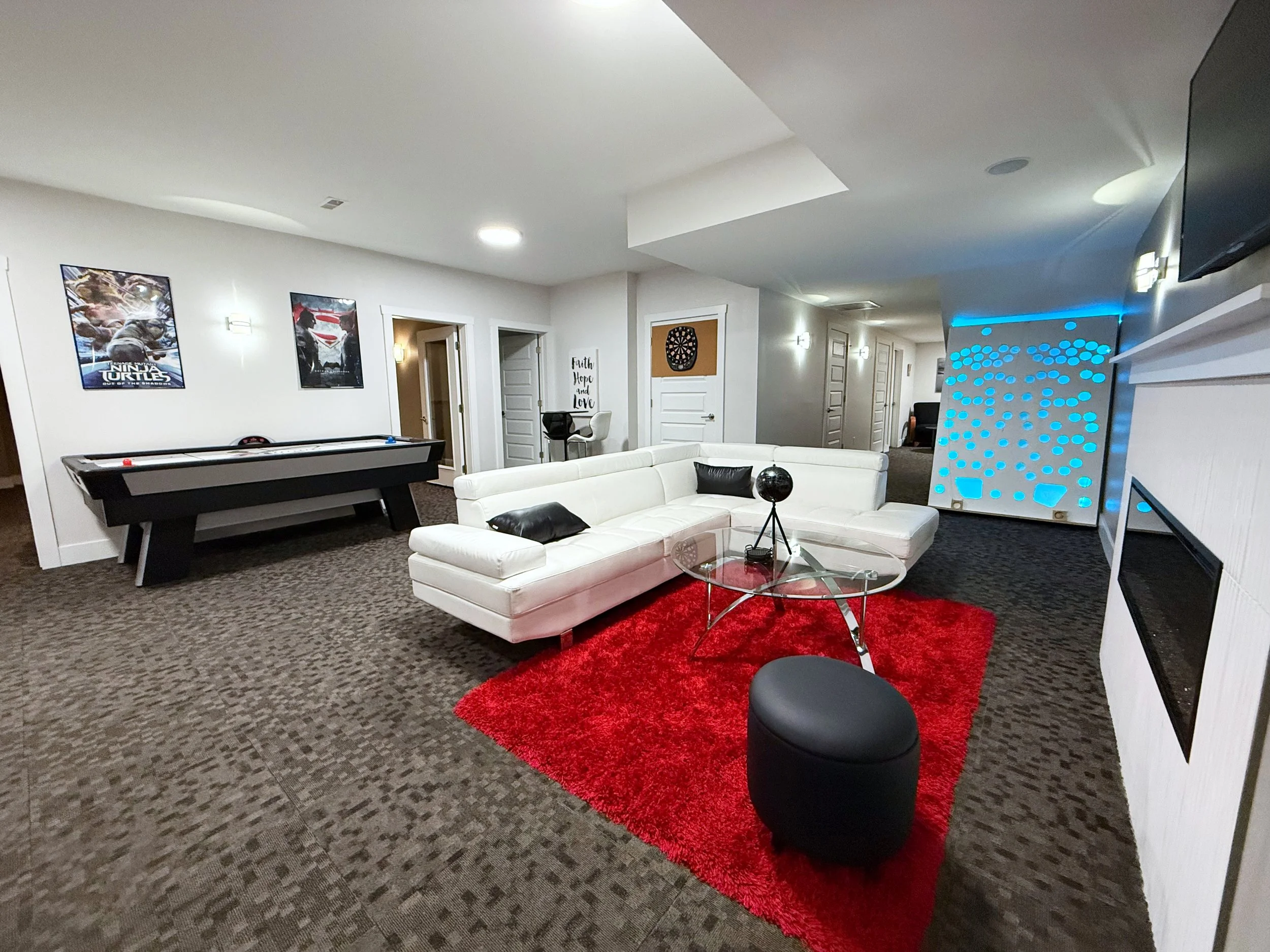Interior-SmithHousehold24.jpg
