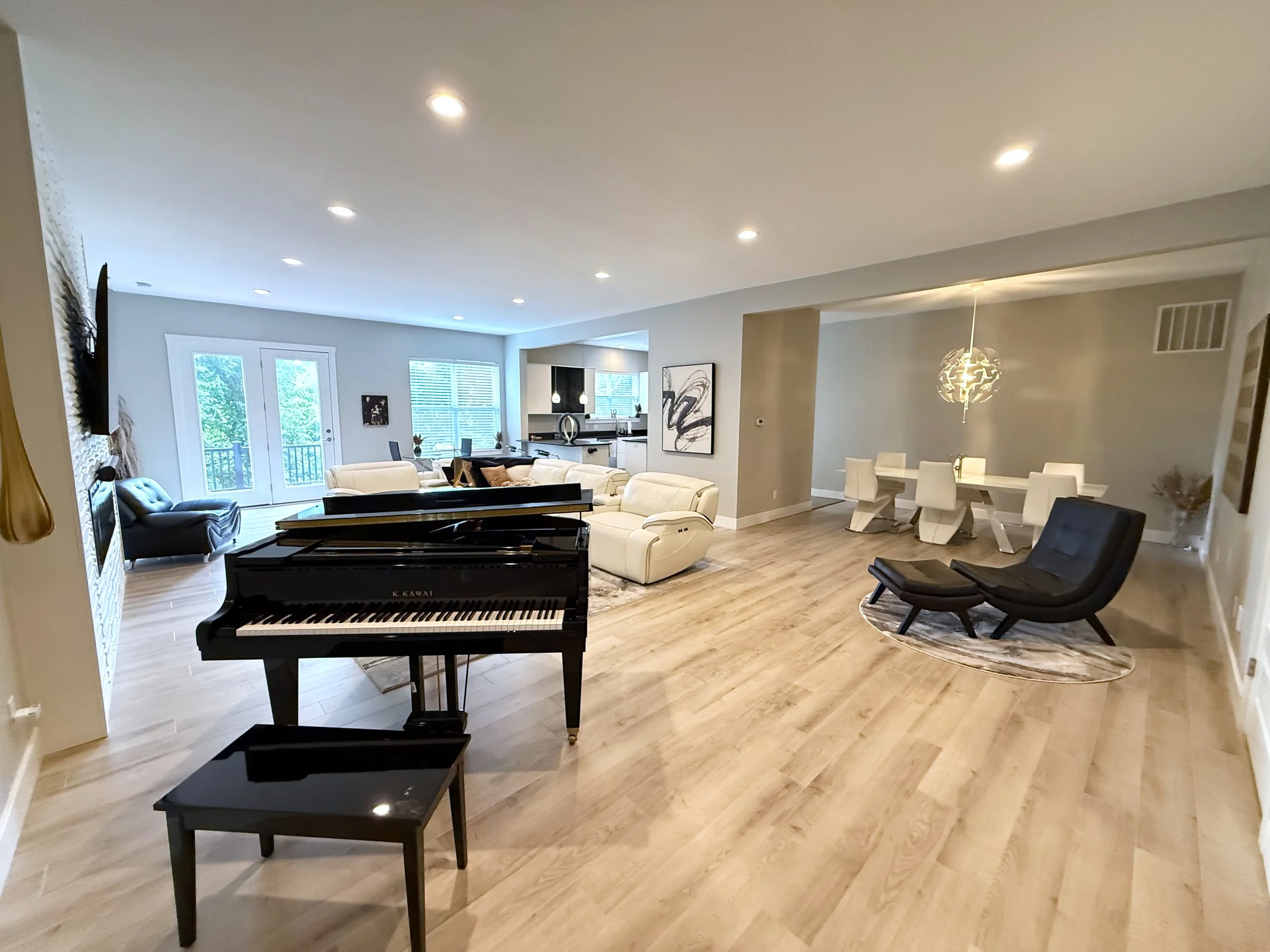 Interior-SmithHousehold2.jpg