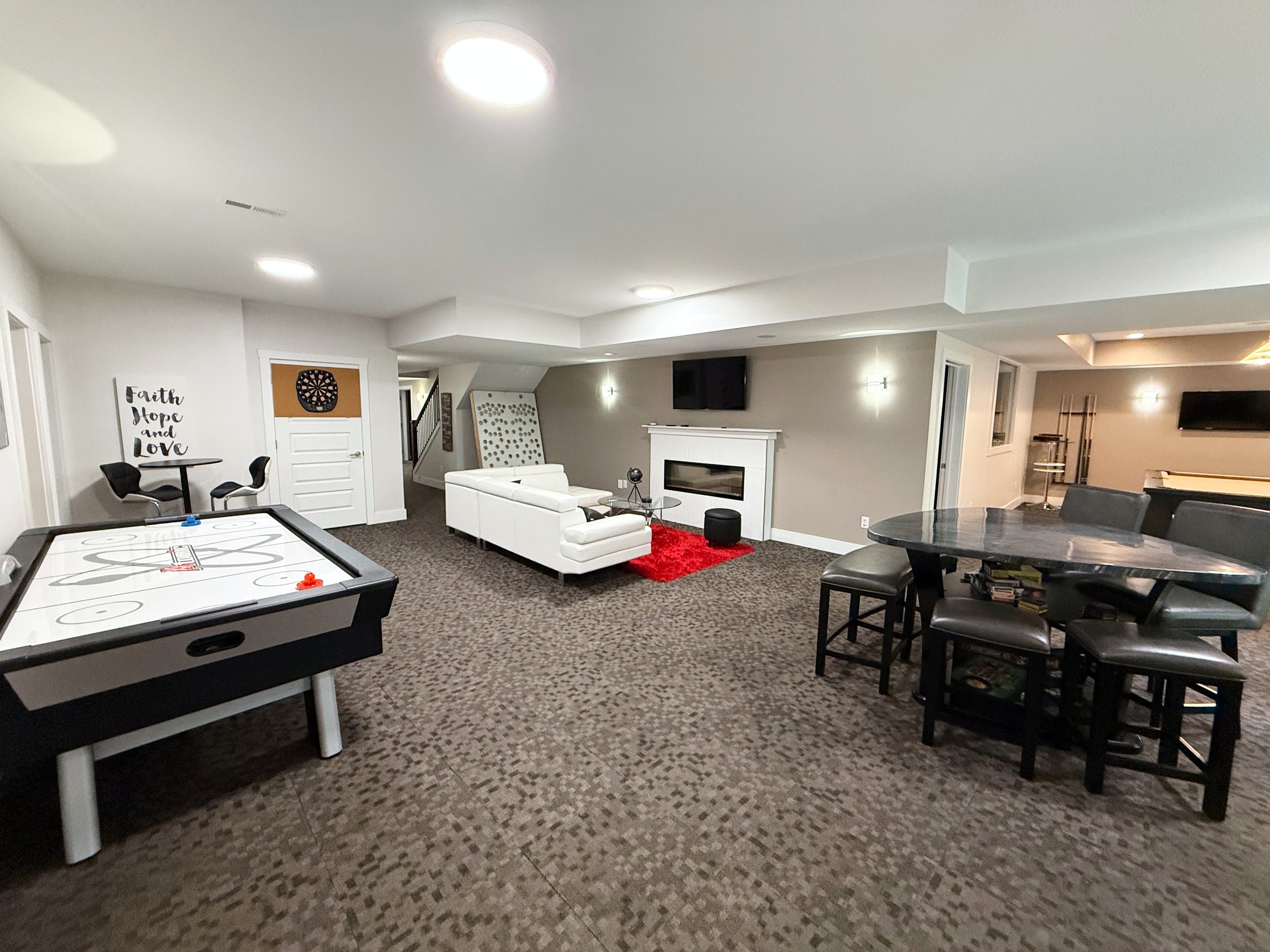 Interior-SmithHousehold28.jpg