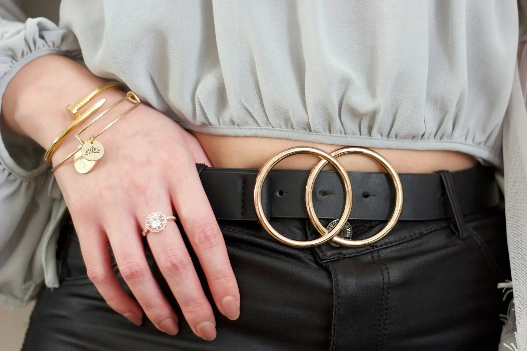 The One-Handed Belt Trick That Actually Works