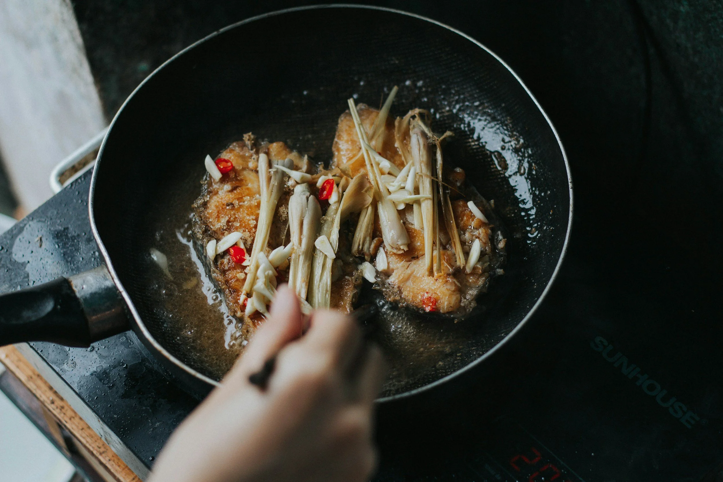 Cooking With One Hand: The Stirring Problem Nobody Talks About