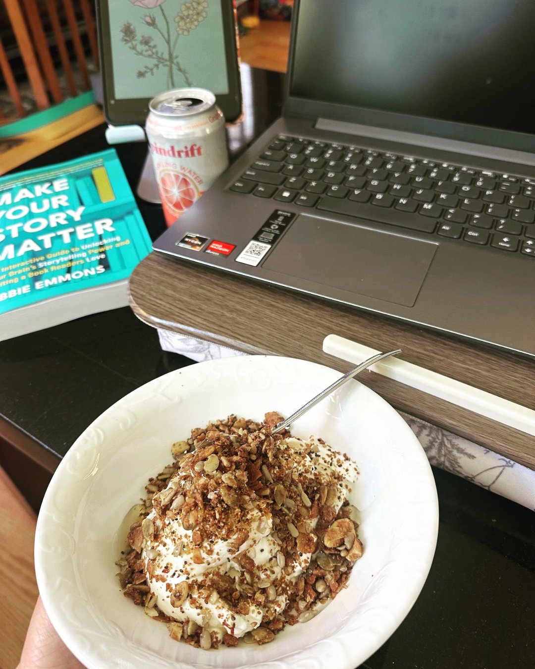 When your husband takes your toddler on an adventure, so you have maybe two hours to yourself, and you can either:

👏 Clean the house and catch up on chores
💯 Read one of the many books on your TBR
❤️ Eat lunch without anyone stealing bites of it u