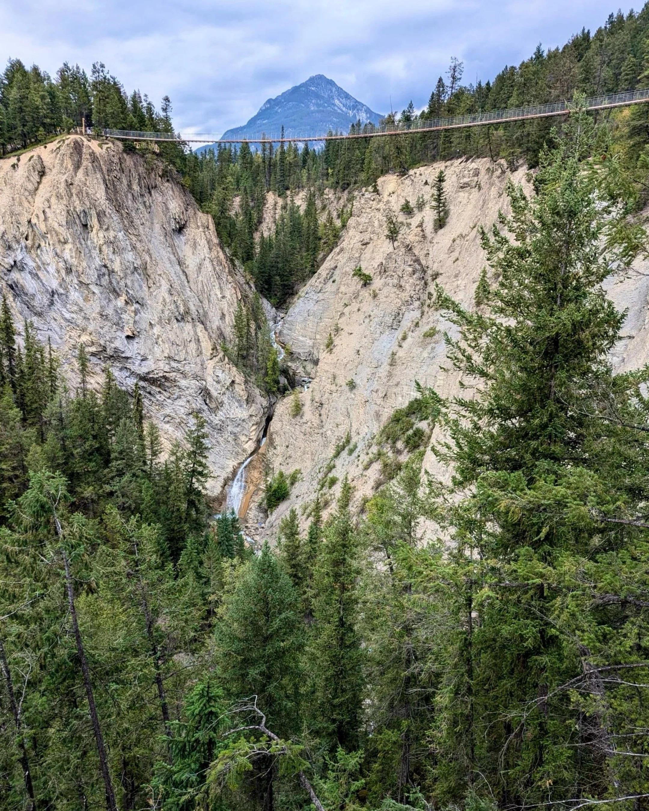 Summer is calling, and there&rsquo;s no better place to answer than Kicking Horse 🐴 🚠

Whether you&rsquo;re biking, hiking, golfing, kayaking, or just soaking up the beauty of nature, this hidden gem has it all&mdash;without the crowds of neighbour
