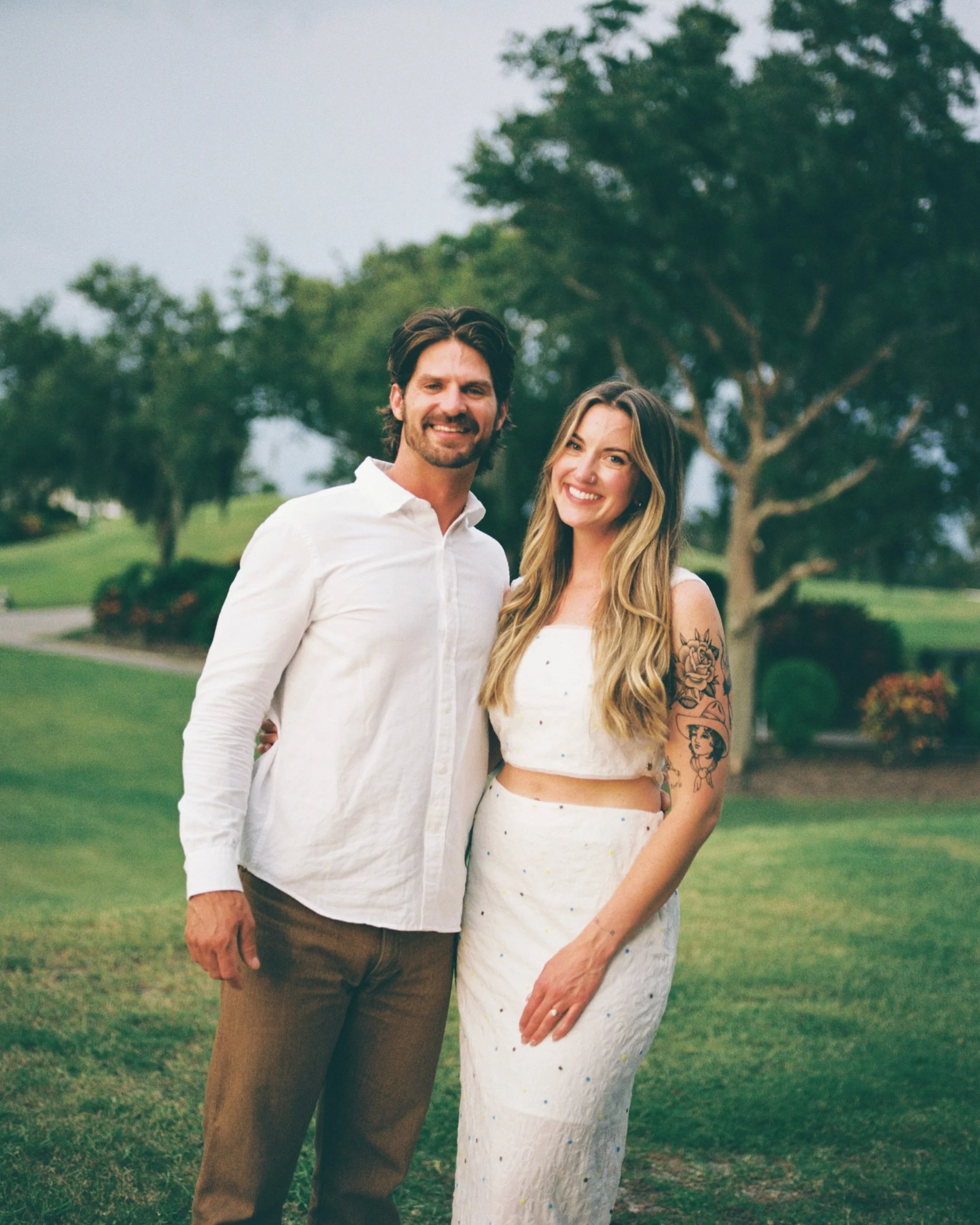 gotta love a south florida golf course palm tree line against the sunset
🎞️🌴 film from Kelly and Joe&rsquo;s engagement party! 

#floridafilmphotographer #floridaweddingphotographer #shootfilm