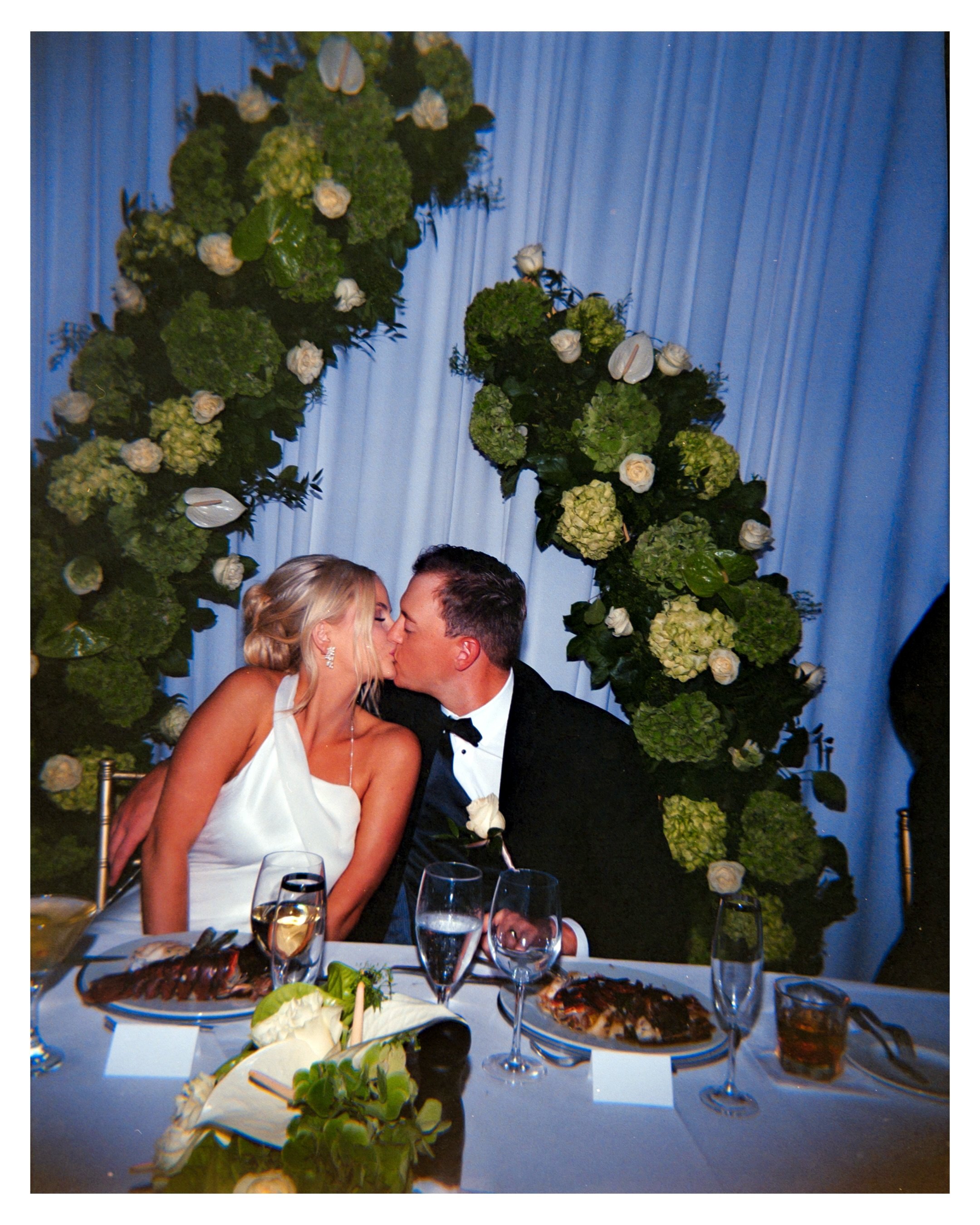 The Annett&rsquo;s banger reception on film 🎞️ i love a good party 🪩🍾⚡️

@hammockbeach
@uncorkedoccasions | @tae_girl 
@one.bridal
@sarapurdyphotography
@studiobride
@coscelebrations
@kileyjune.film
@vandvseventco