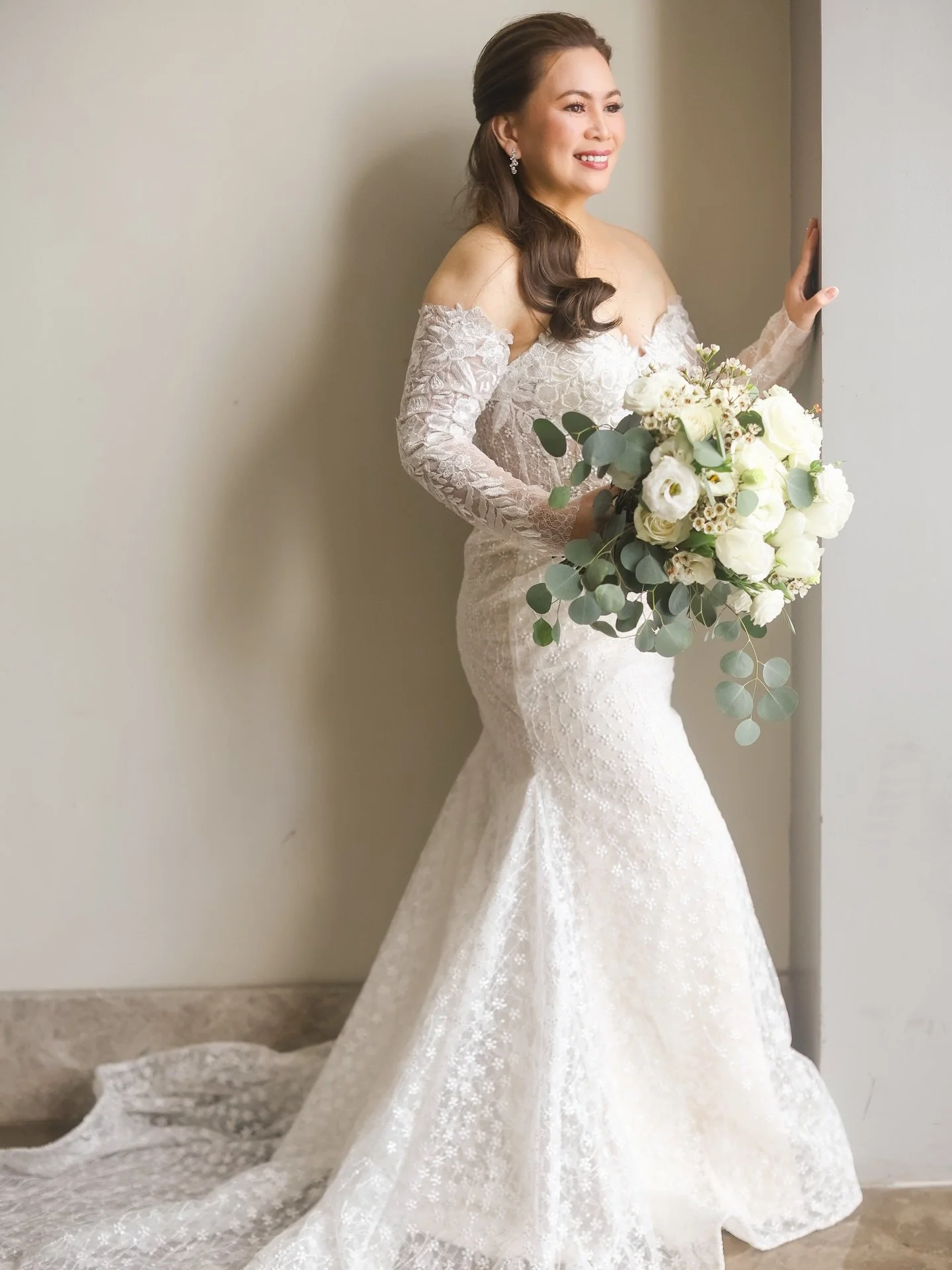 Melchelle looking radiant on her special day. 💐

#wedding #cebuwedding #weddingphotography