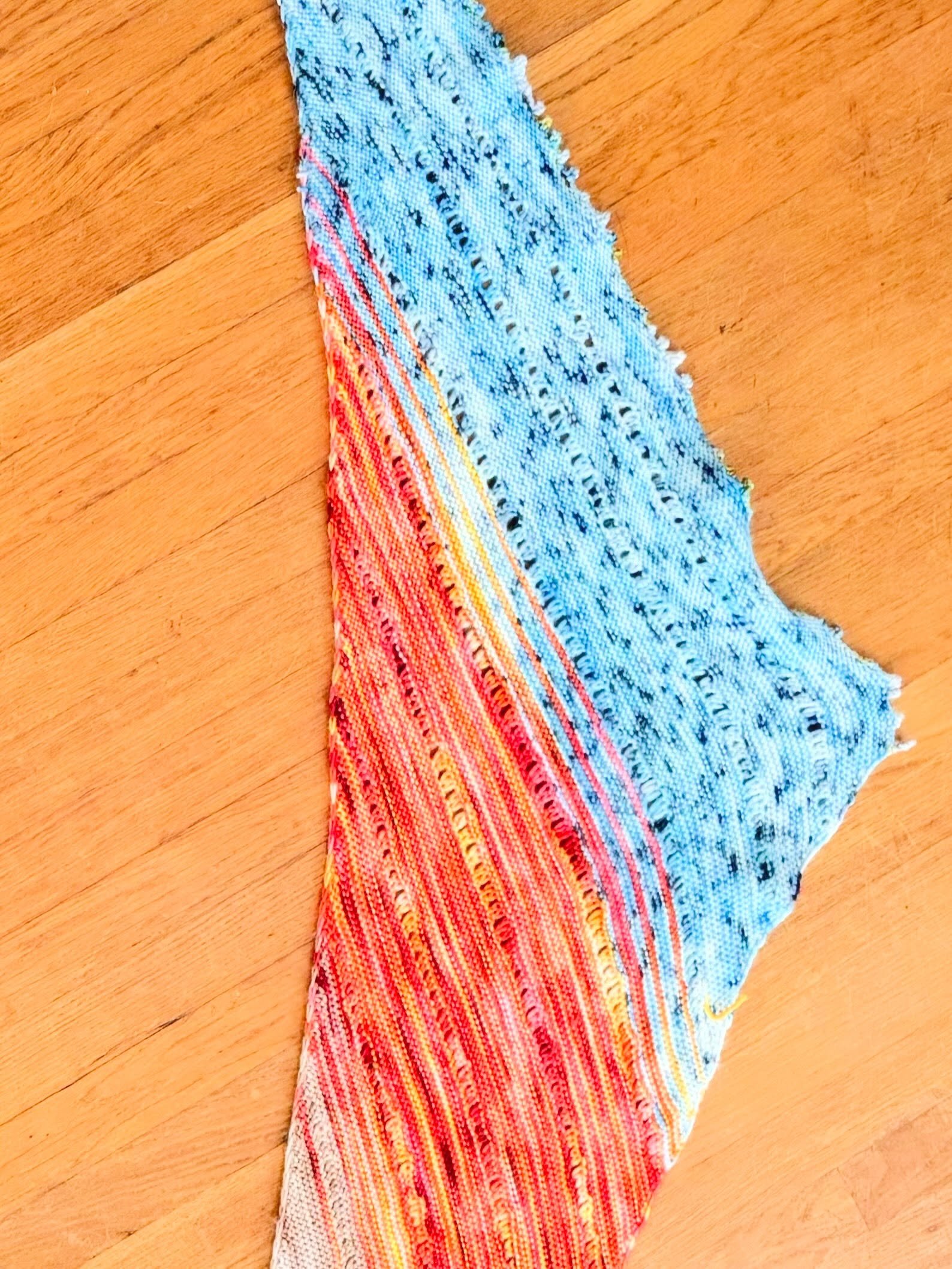 I&rsquo;ve figured out that my OCD has kept me from finishing projects because
 they&rsquo;re not perfect.
But, hey. Neither am I. 

Ergo, this is my Free Your Fade shawl. Finished.