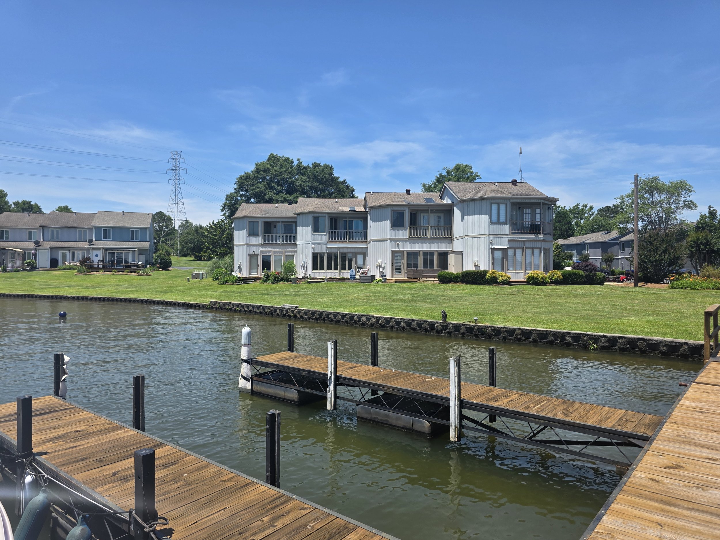 Private community docks serving waterfront townhomes on Lake Greenwood in Greenwood, SC.