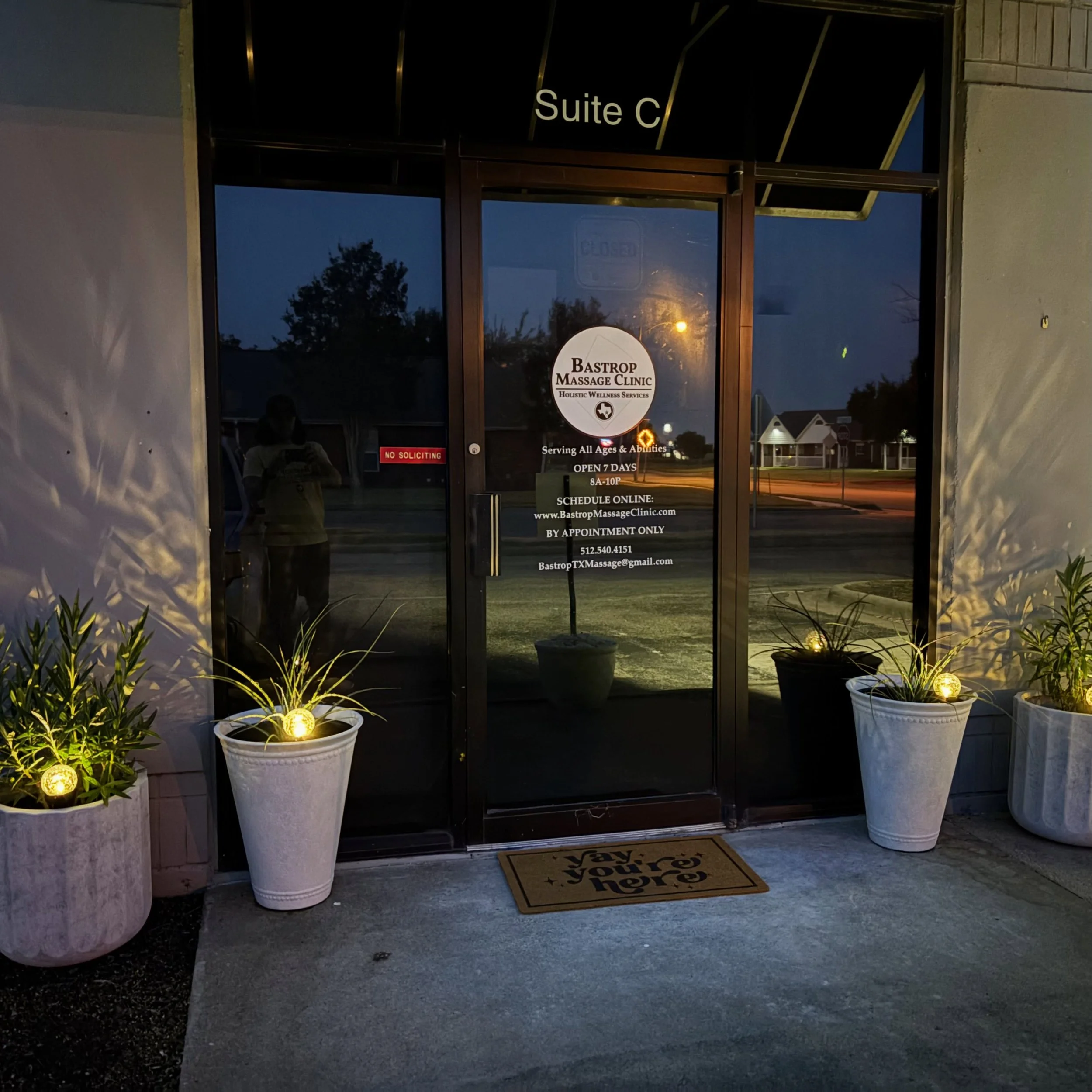 ✅Your to-do list can wait.🛑

💆🏻&zwj;♂️It&rsquo;s time to unwind.✨

📚BACK TO SCHOOL OFFER : $20 Off for teachers, parents &amp; students now thru 8.31.26!

🔗Link in bio to book or call 512.540.4151 📲
#bastroptx #bastroptexas #bastropmassage #bas