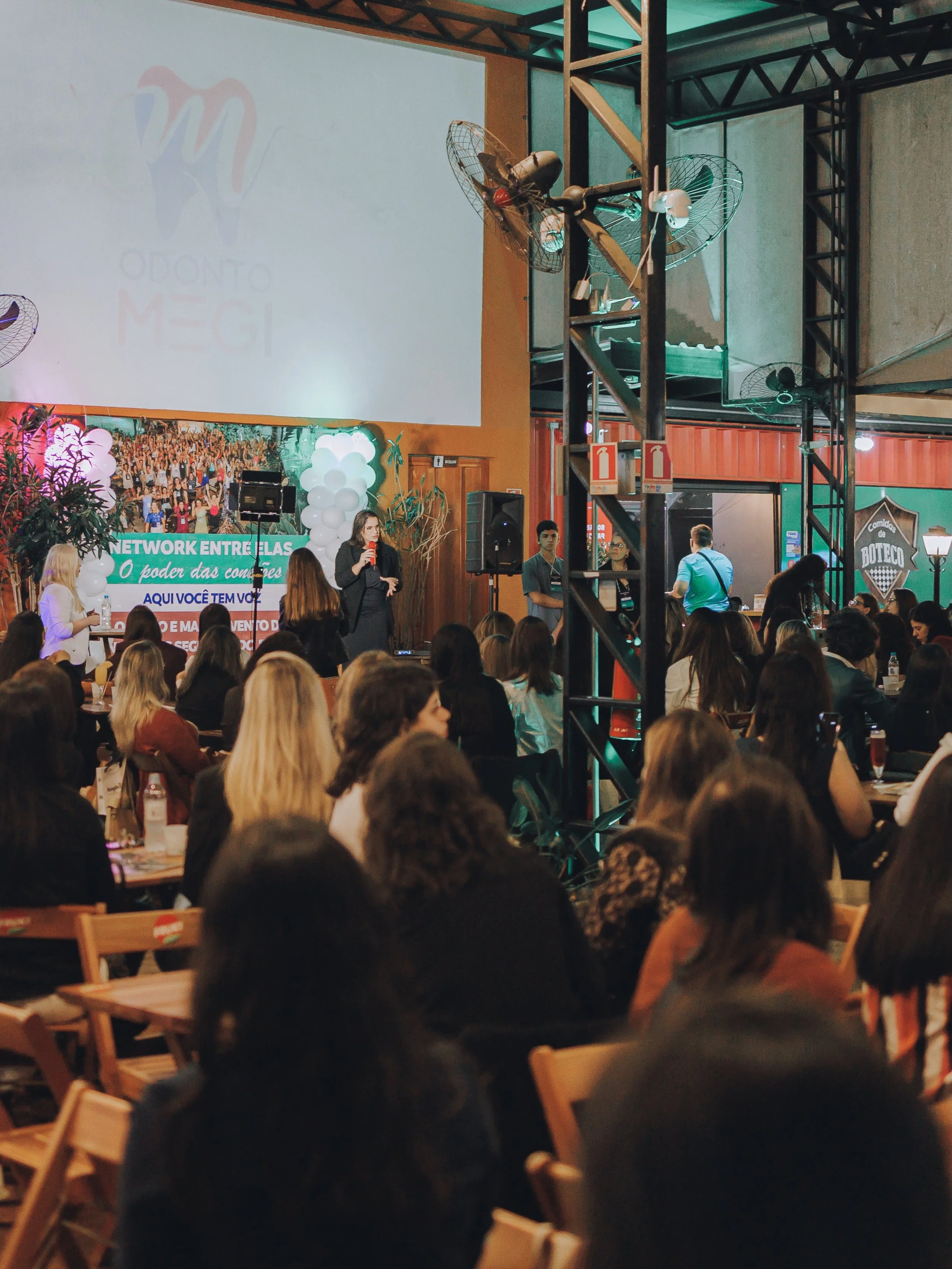 Conex&otilde;es que inspiram, fortalecem e abrem novos caminhos. 
Na 8&ordf; edi&ccedil;&atilde;o do Network Entre Elas, em Canoas, nossa Diretora T&eacute;cnica Salete apresentou a Mais SST para mais de 200 mulheres em uma noite de muitas trocas, ap