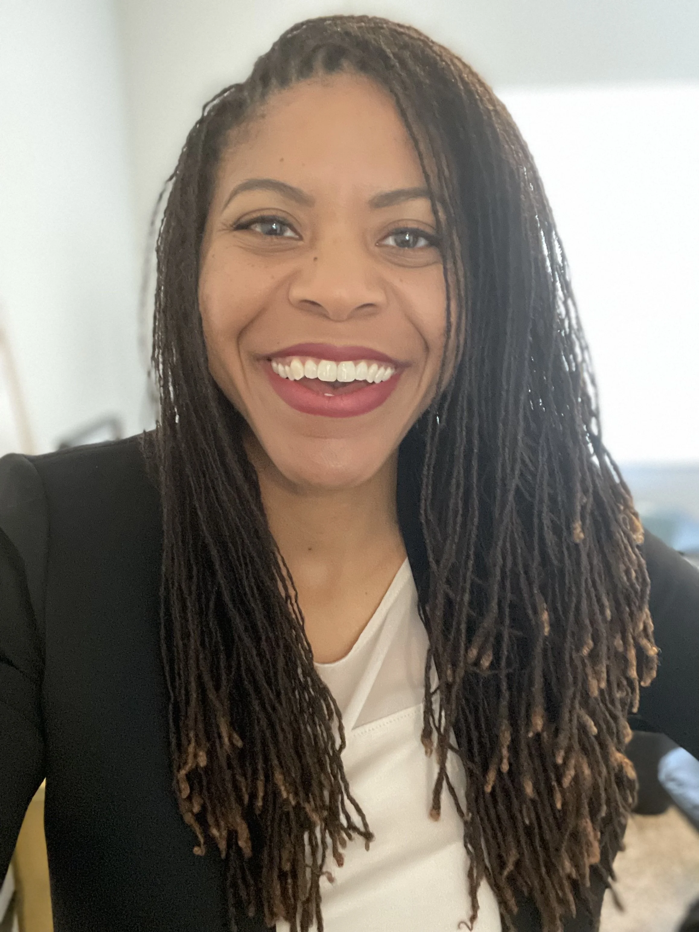 Ariana speaker, founder, and advocate portrait