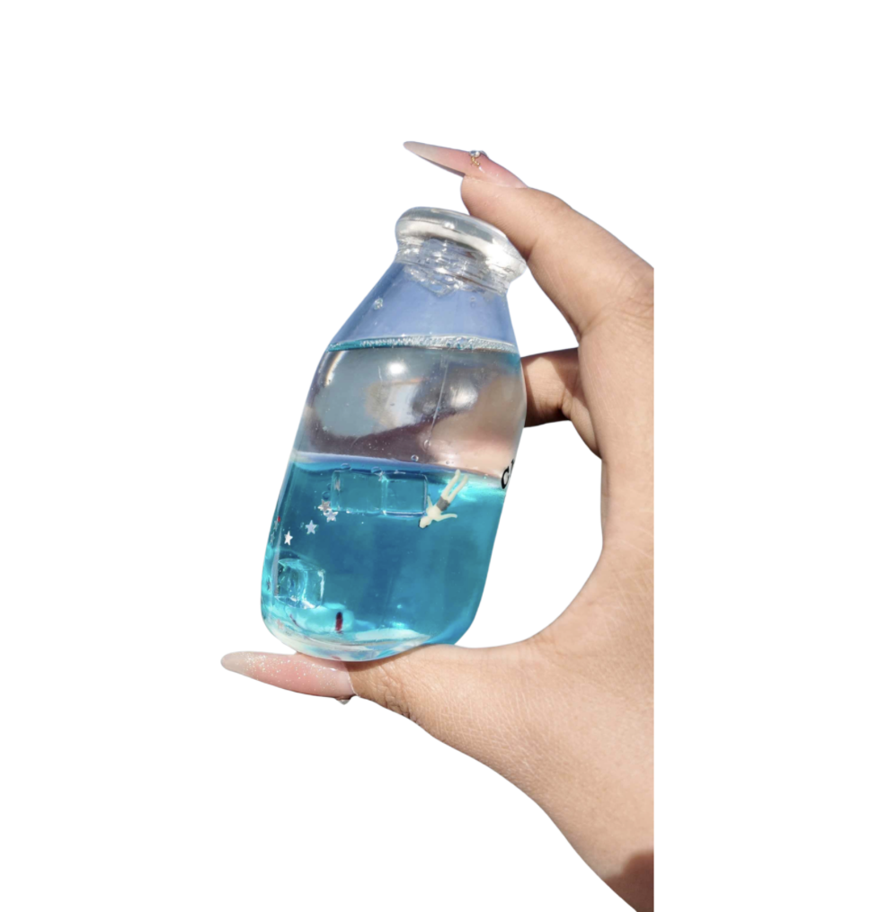 Chiboki_Clear_Series_Drink_Bottle_Blue_Swimming_Pool_canada.png