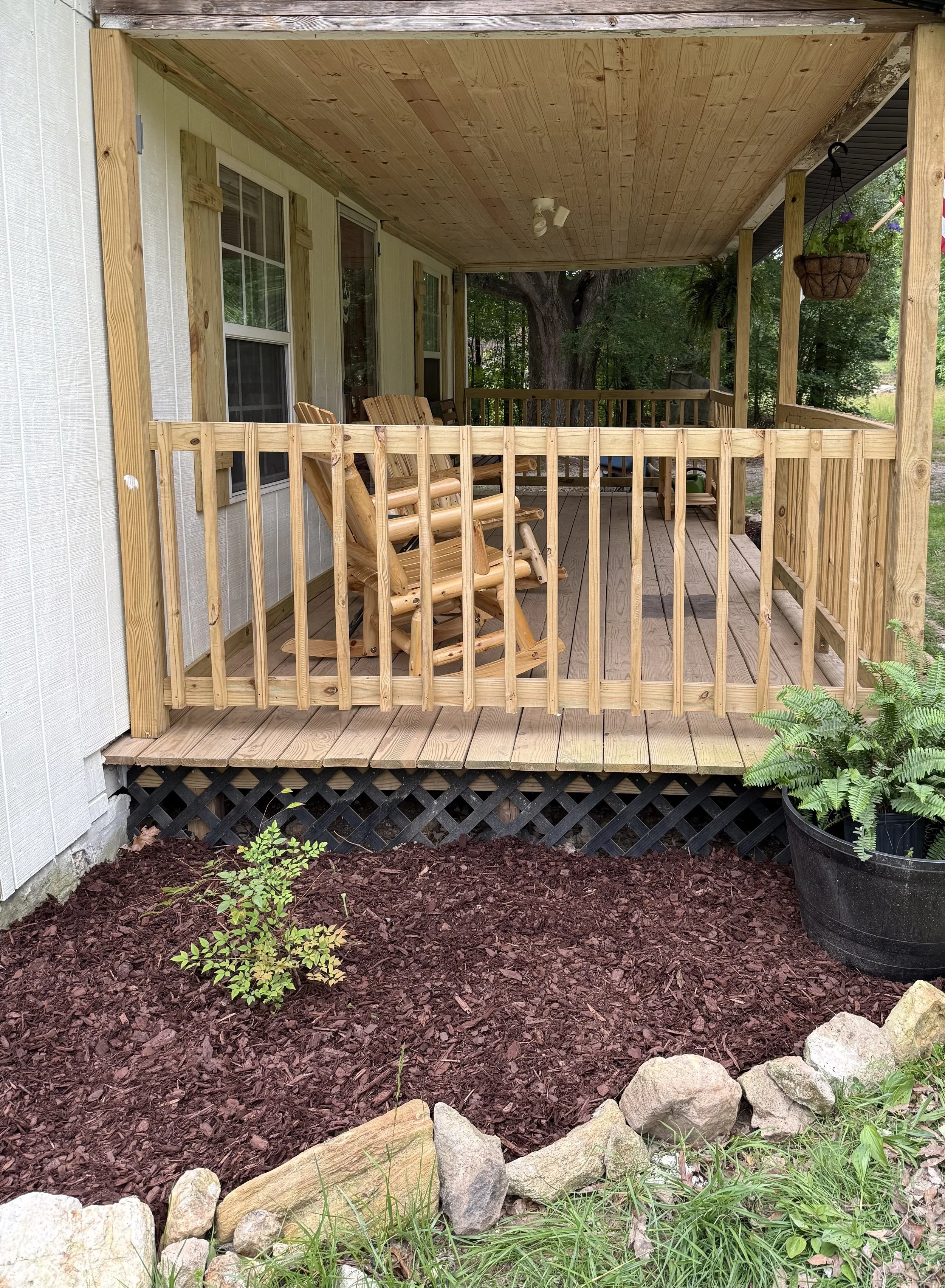 mulch pic 2.jpg