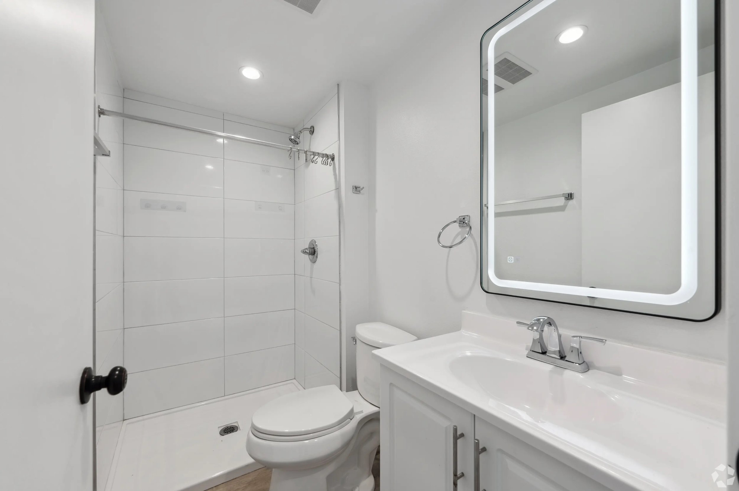 Modern Bathroom with Vanity Mirror