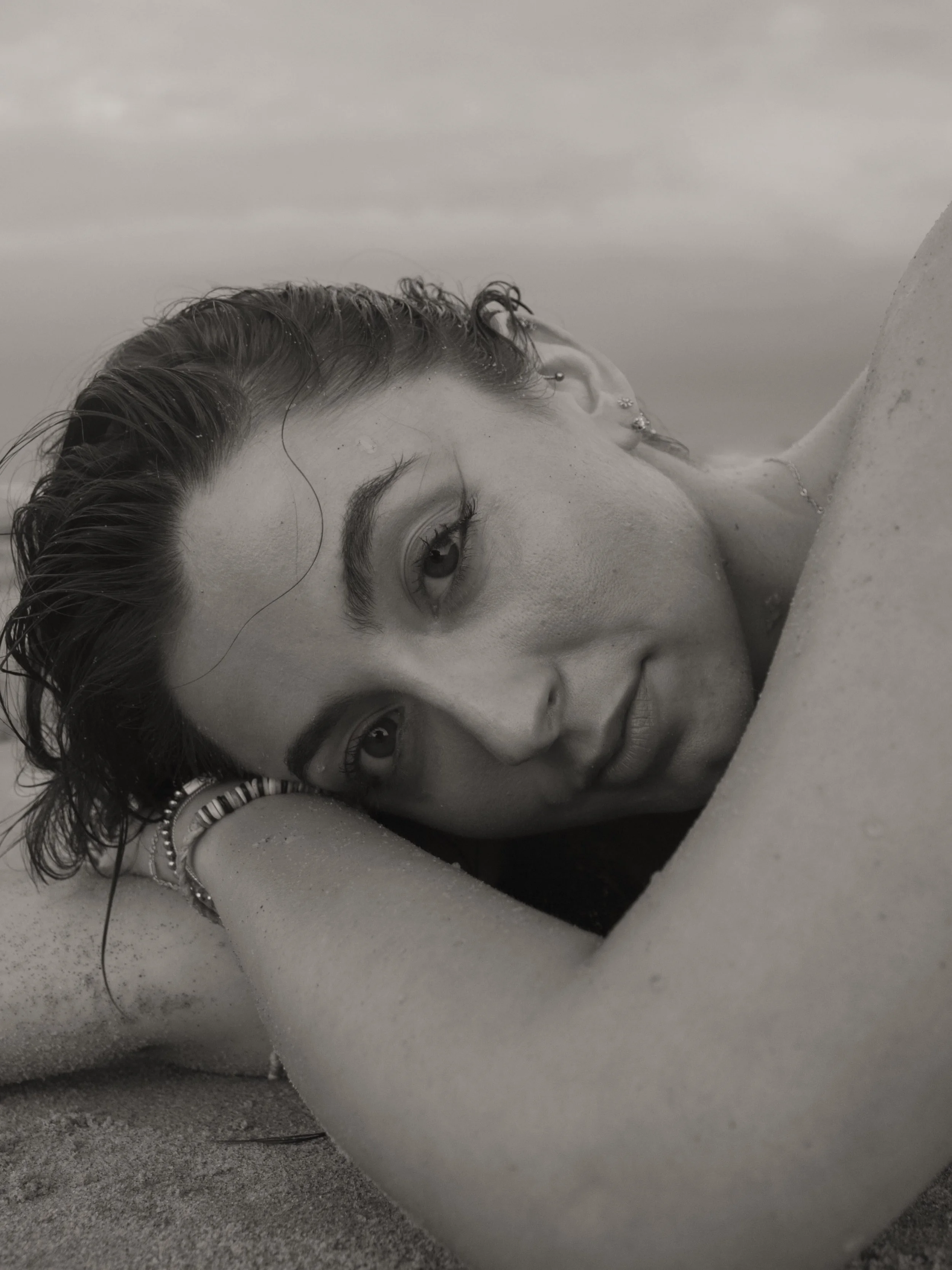 As much as I love a color image, there&rsquo;s something so incredibly powerful about black and white. 🤍

I feel like her confidence is radiating through these images. The drama, the rawness, the movement, I love how this entire session came togethe