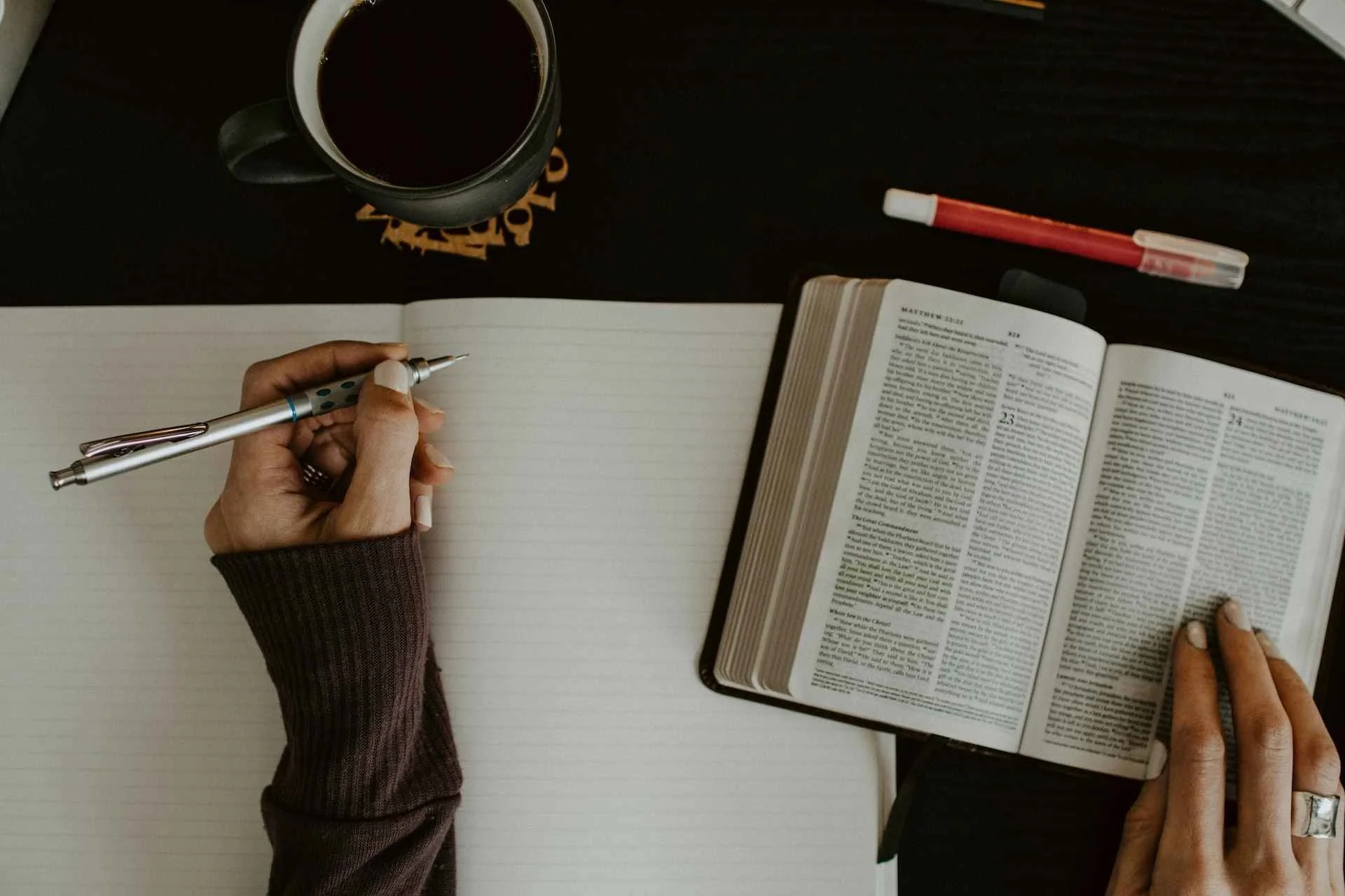 5 Reasons Why Reading the Bible is Important