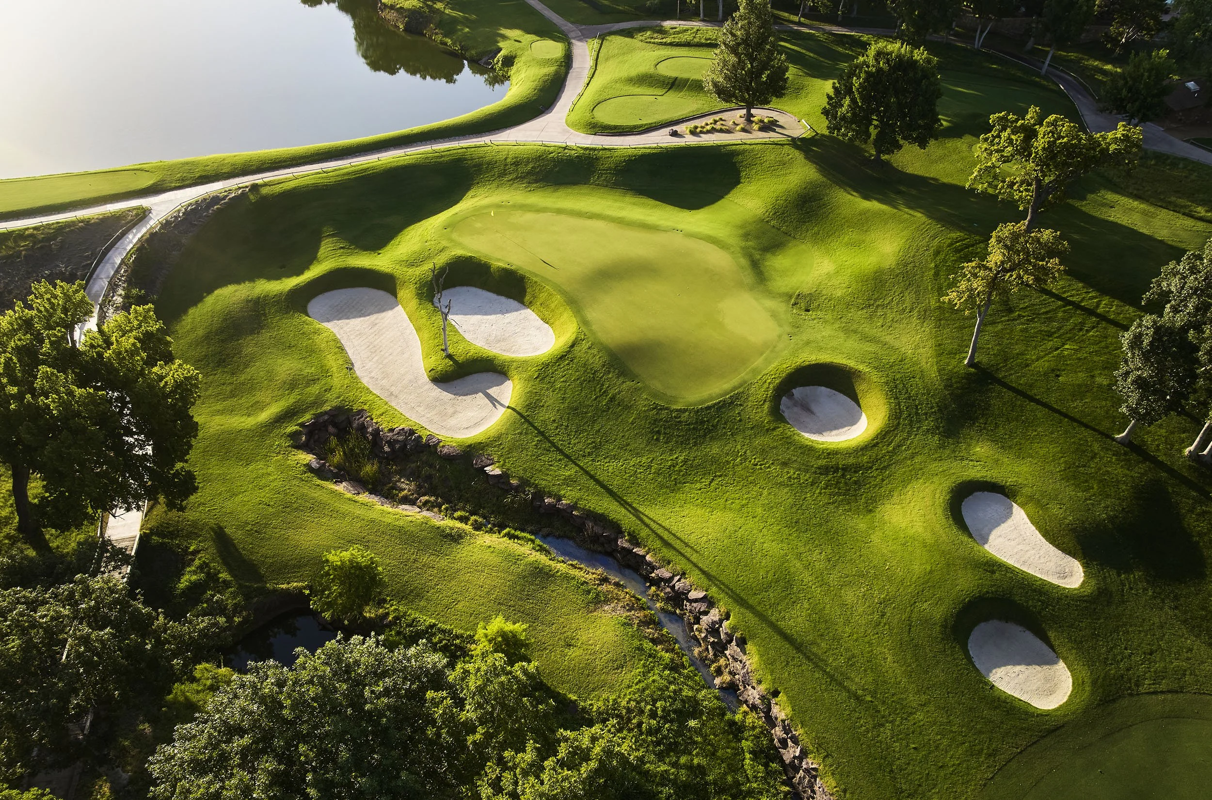 overhead-drone-photo-golf-course-bunkers-green-Oaktree-National-Drone-Photos_1354.jpg