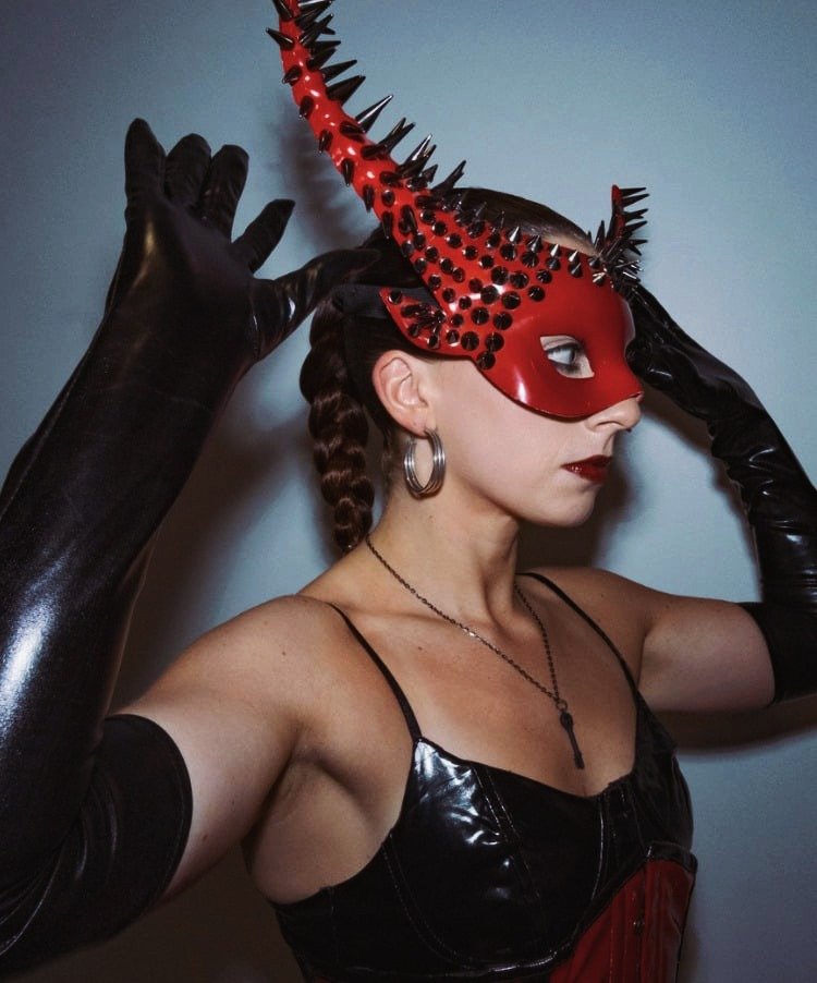 Gina Catchatori Eats Men. (2025)