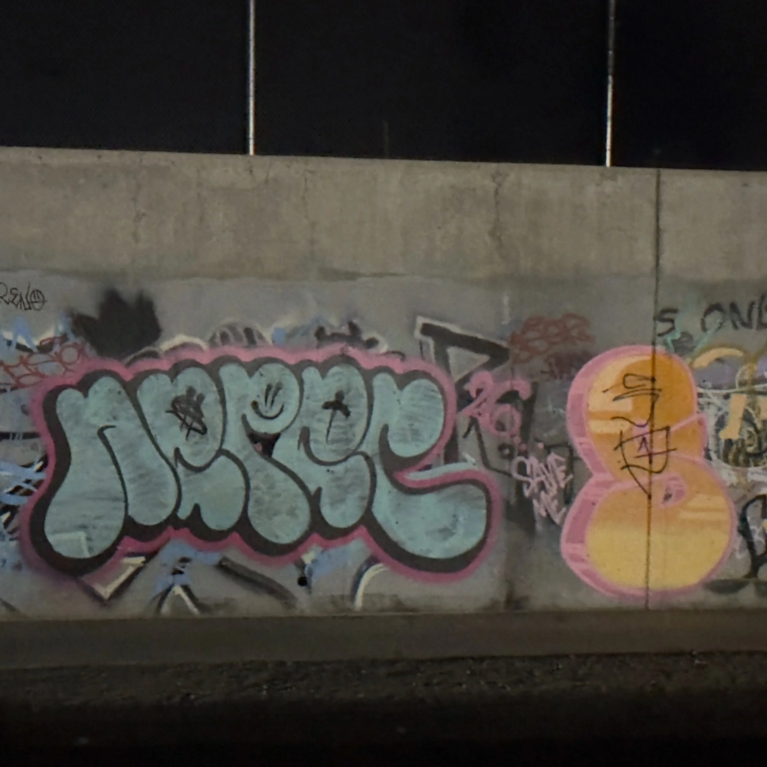 THE RUNDOWN //016

A look at Reno graffiti, street art, throwies, tags, and stickers from around Northern Nevada.

Follow @LabsentSupplyCo for weekly graffiti photography, graffiti culture, sticker spots, street art finds, and local graffiti updates.