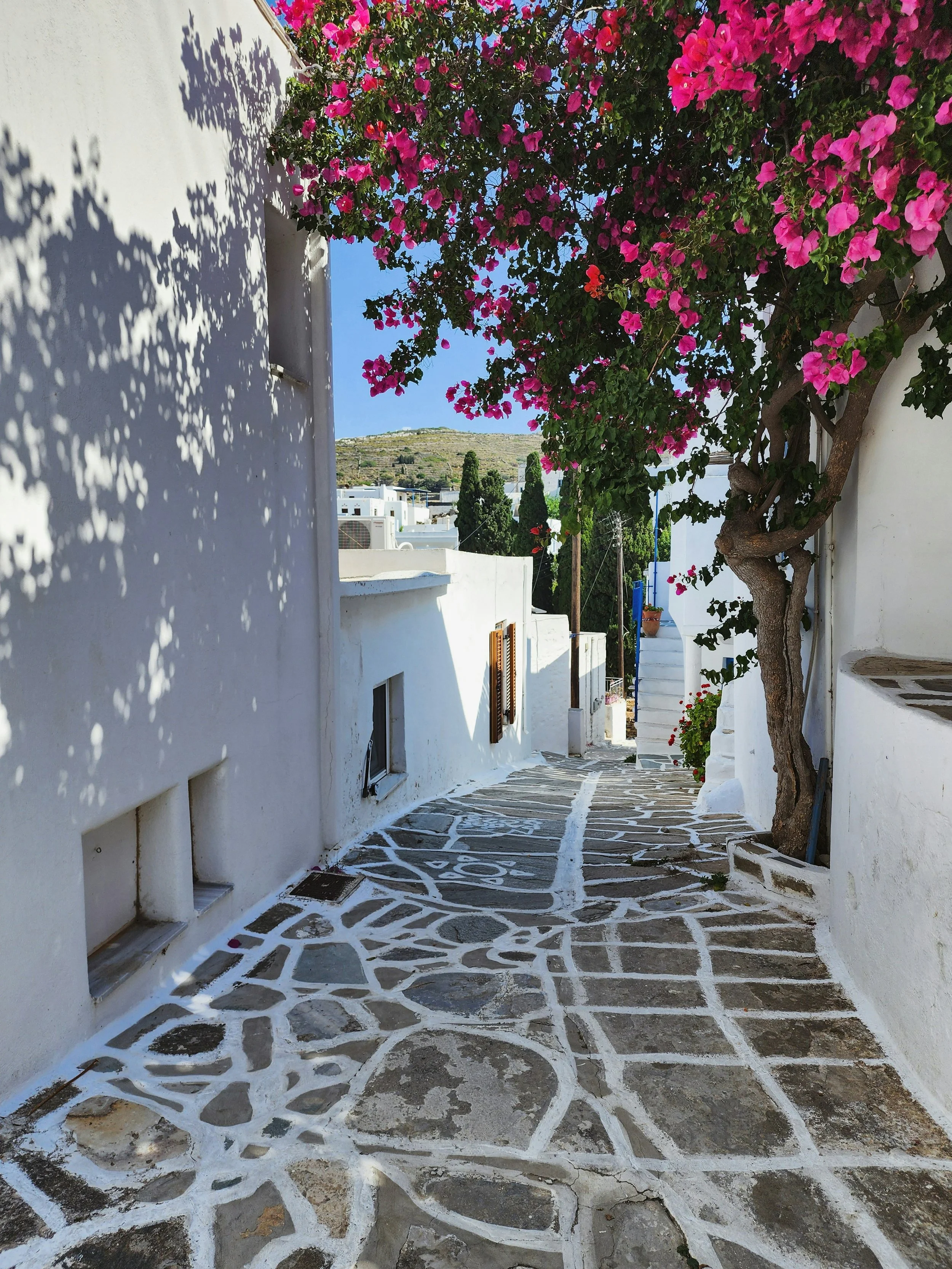 The Ultimate Santorini Girls' Trip &amp; Caldera Catamaran Itinerary
