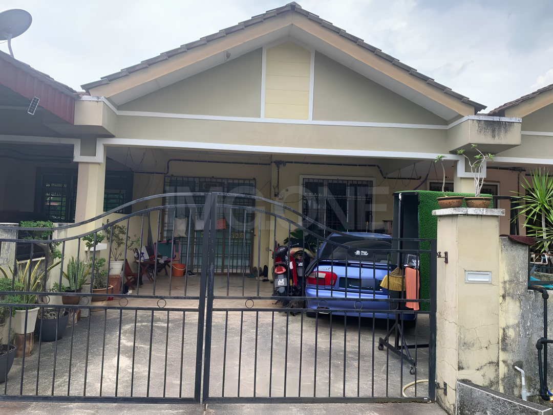 Single Storey Terrace House at Taman Saujana, Kluang